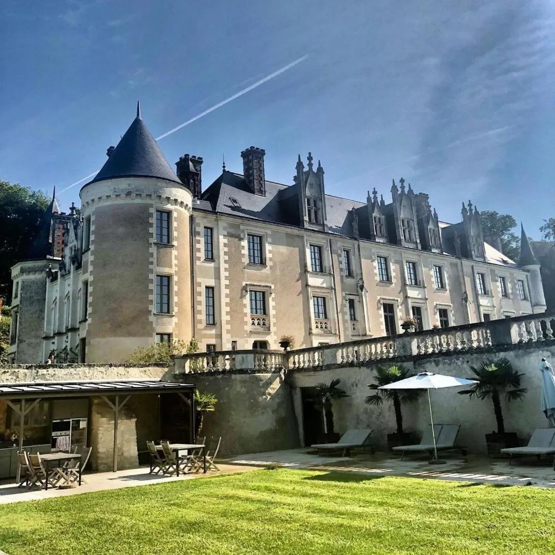 Property building in Chateau des Arpentis