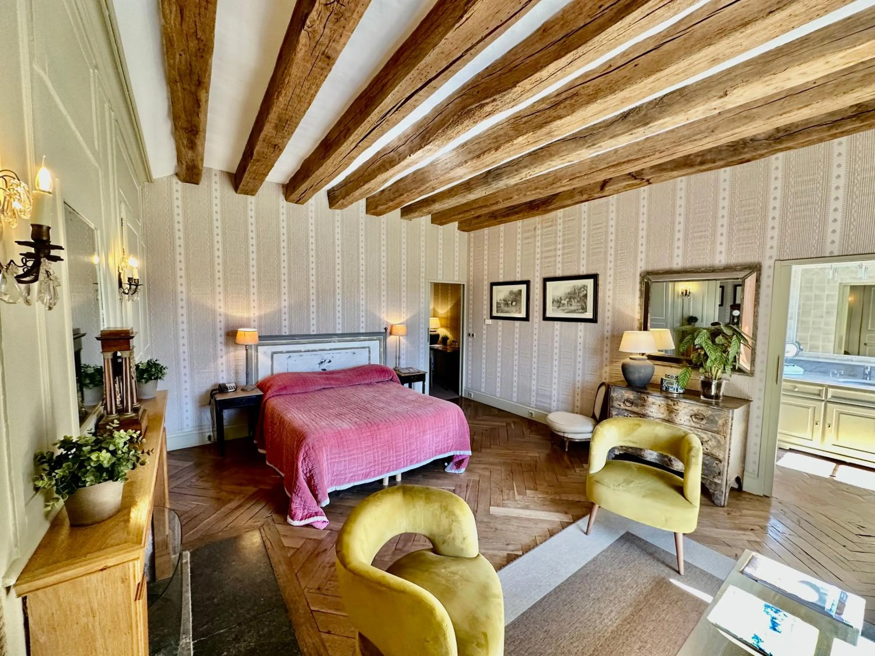 Bed in Chateau des Arpentis