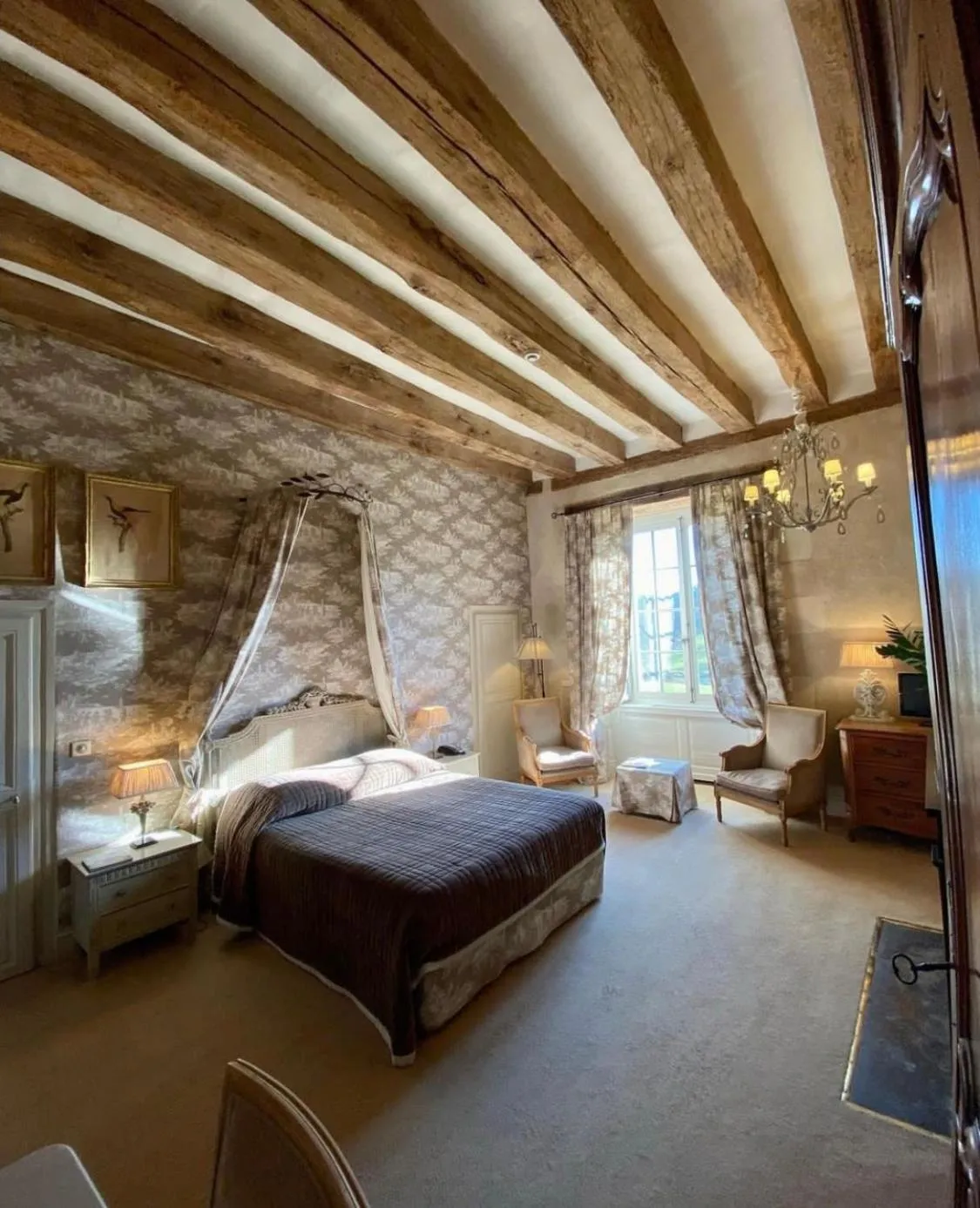 Bed in Chateau des Arpentis
