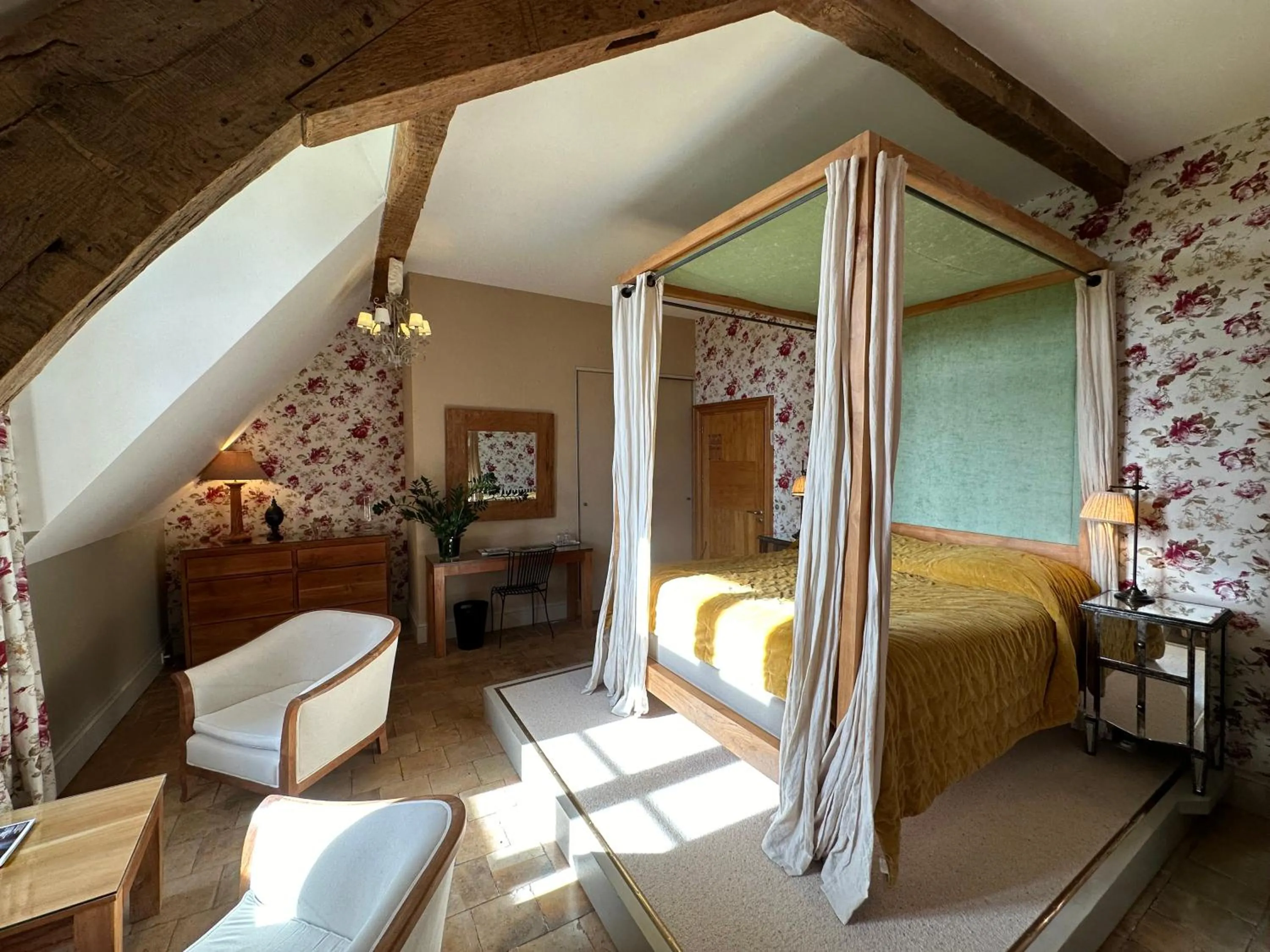 Bed in Chateau des Arpentis