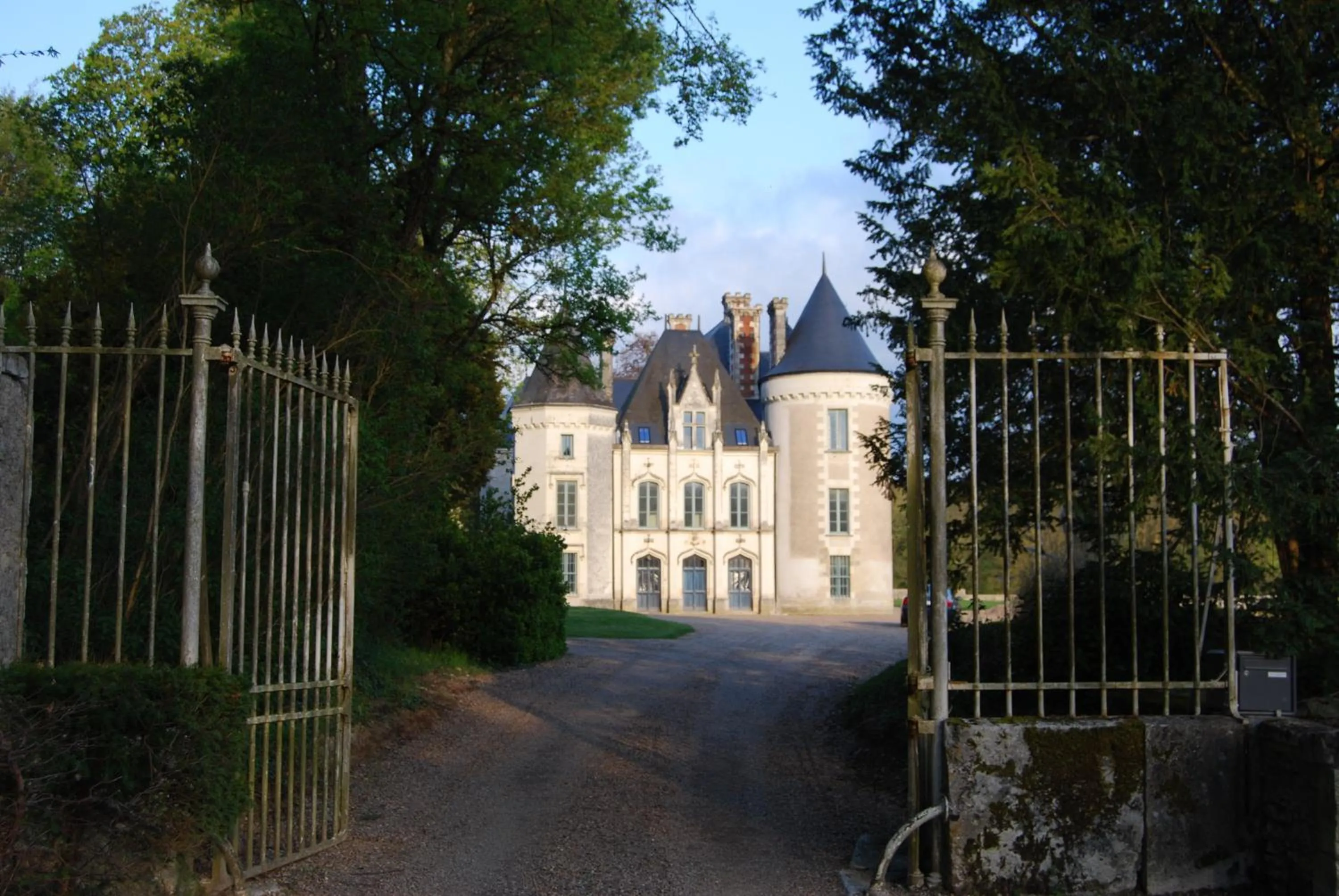 Facade/entrance in Chateau des Arpentis
