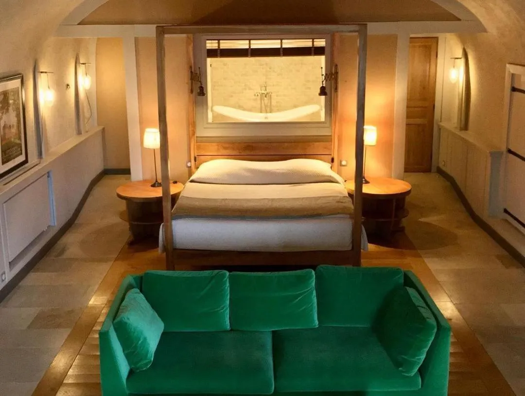 Bed in Chateau des Arpentis