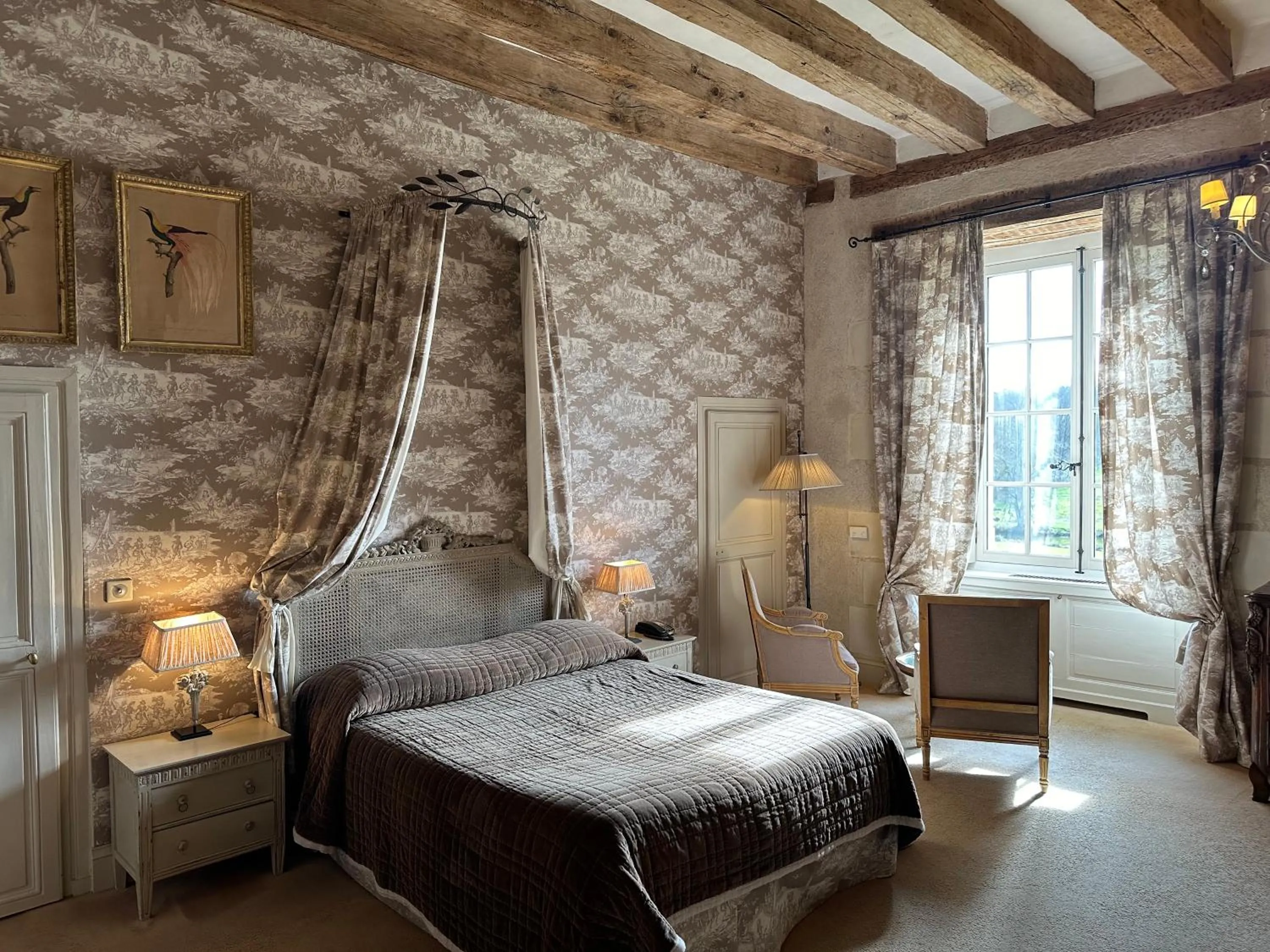 Bedroom, Bed in Chateau des Arpentis
