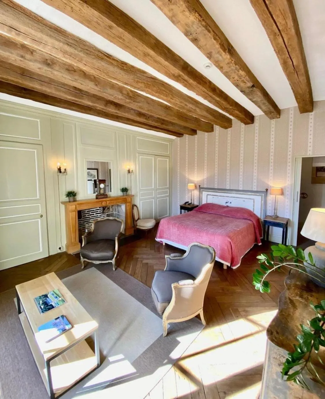 Bed in Chateau des Arpentis