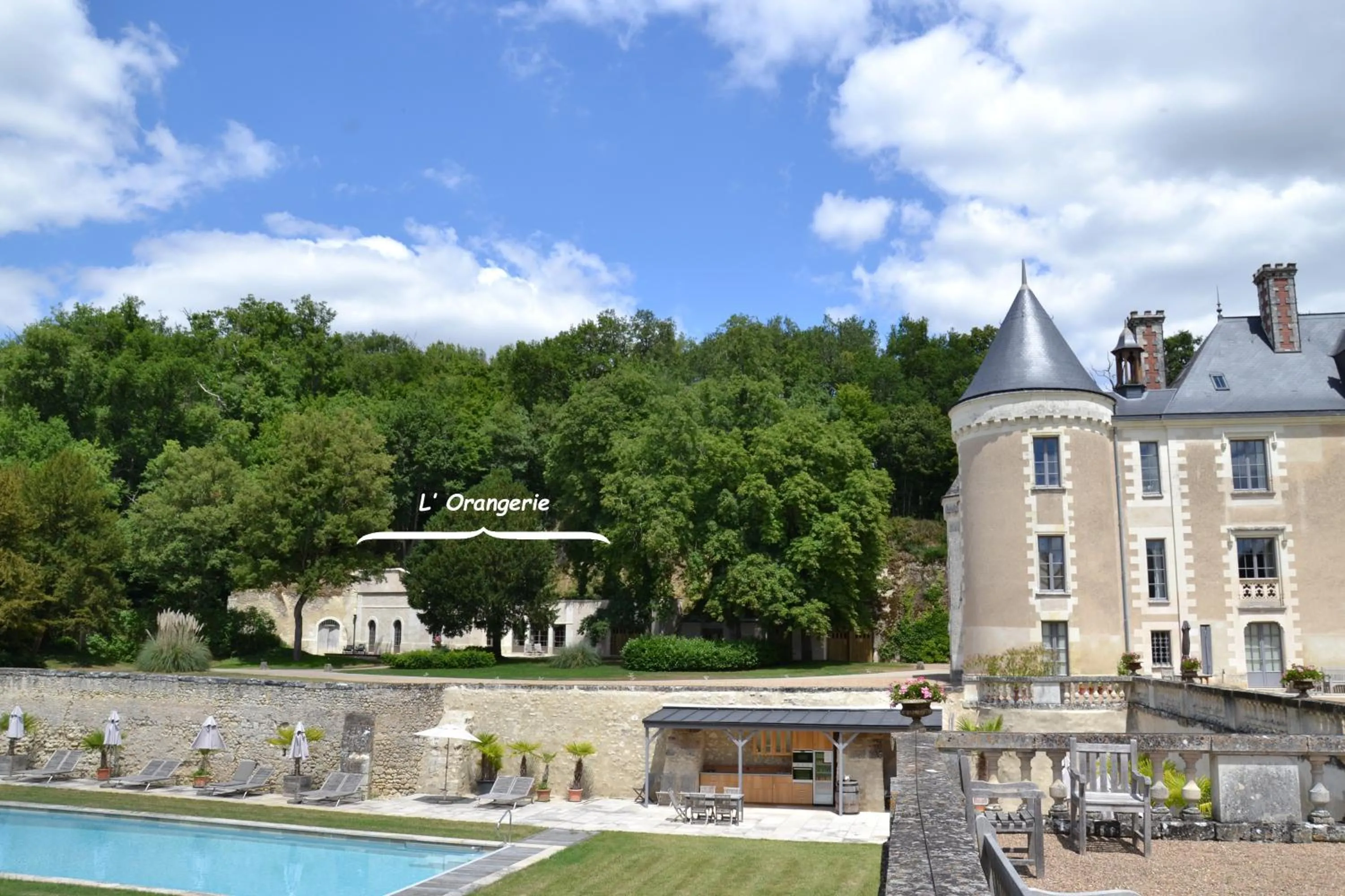Garden view in Chateau des Arpentis