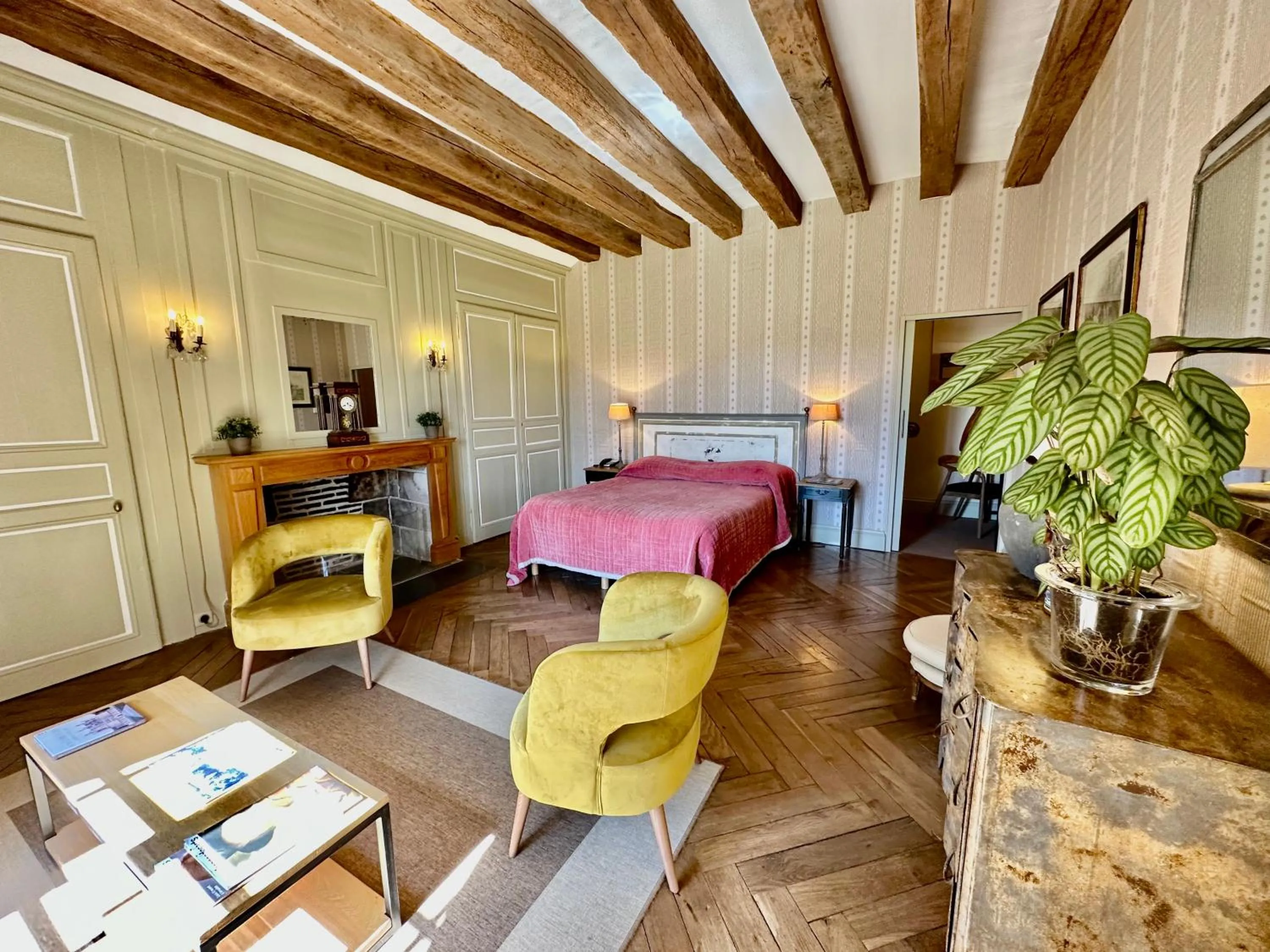 Bed in Chateau des Arpentis