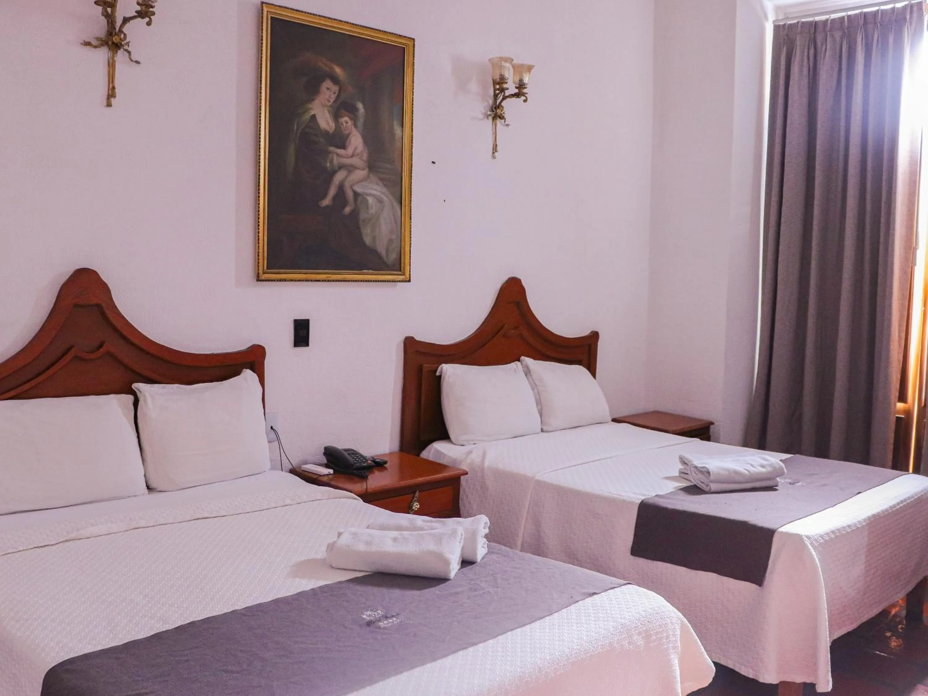 Bed in Hotel Frances