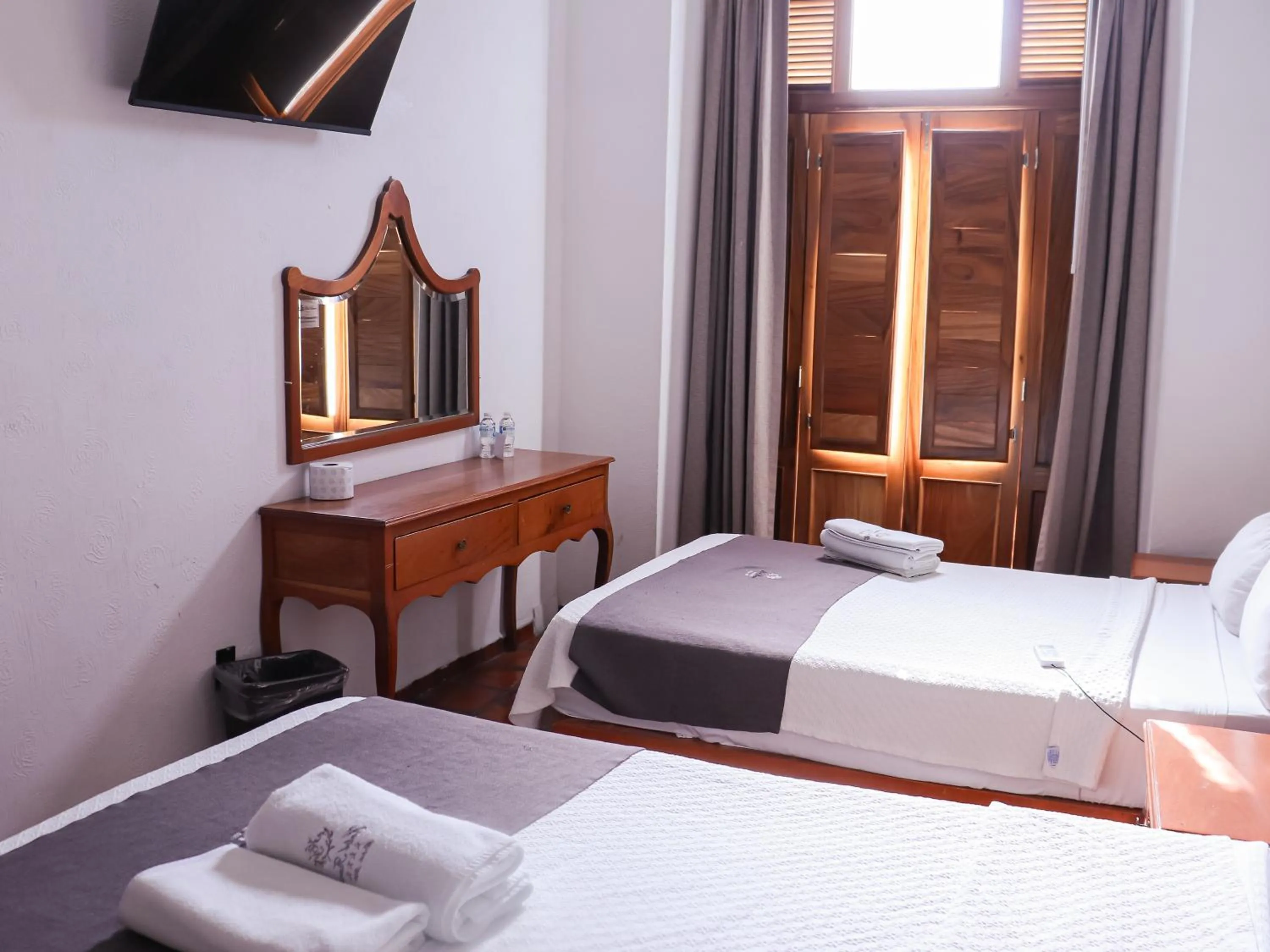 TV and multimedia, Bed in Hotel Frances