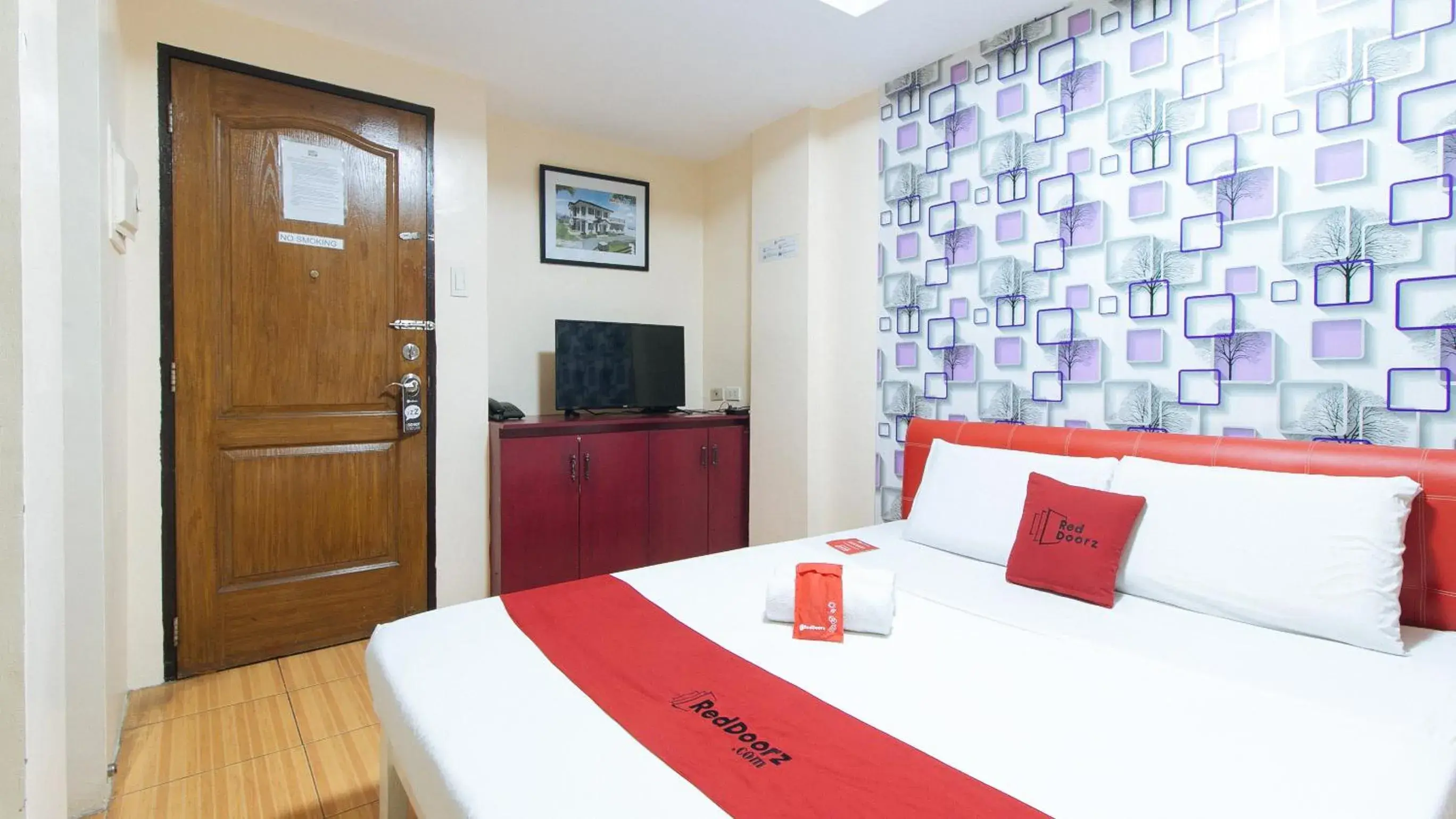 Bed in RedDoorz at DBuilders Rooms Ph2 Taguig Bed in RedDoorz at DBuilders Rooms Ph2 Taguig