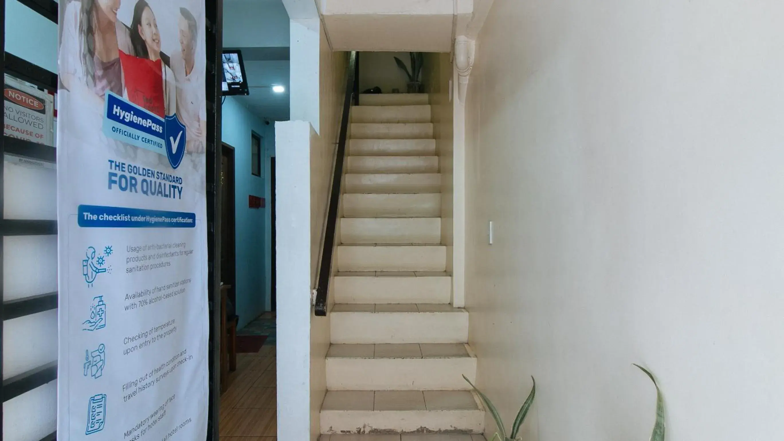 Facade/entrance in RedDoorz at DBuilders Rooms Ph2 Taguig Facade/entrance in RedDoorz at DBuilders Rooms Ph2 Taguig