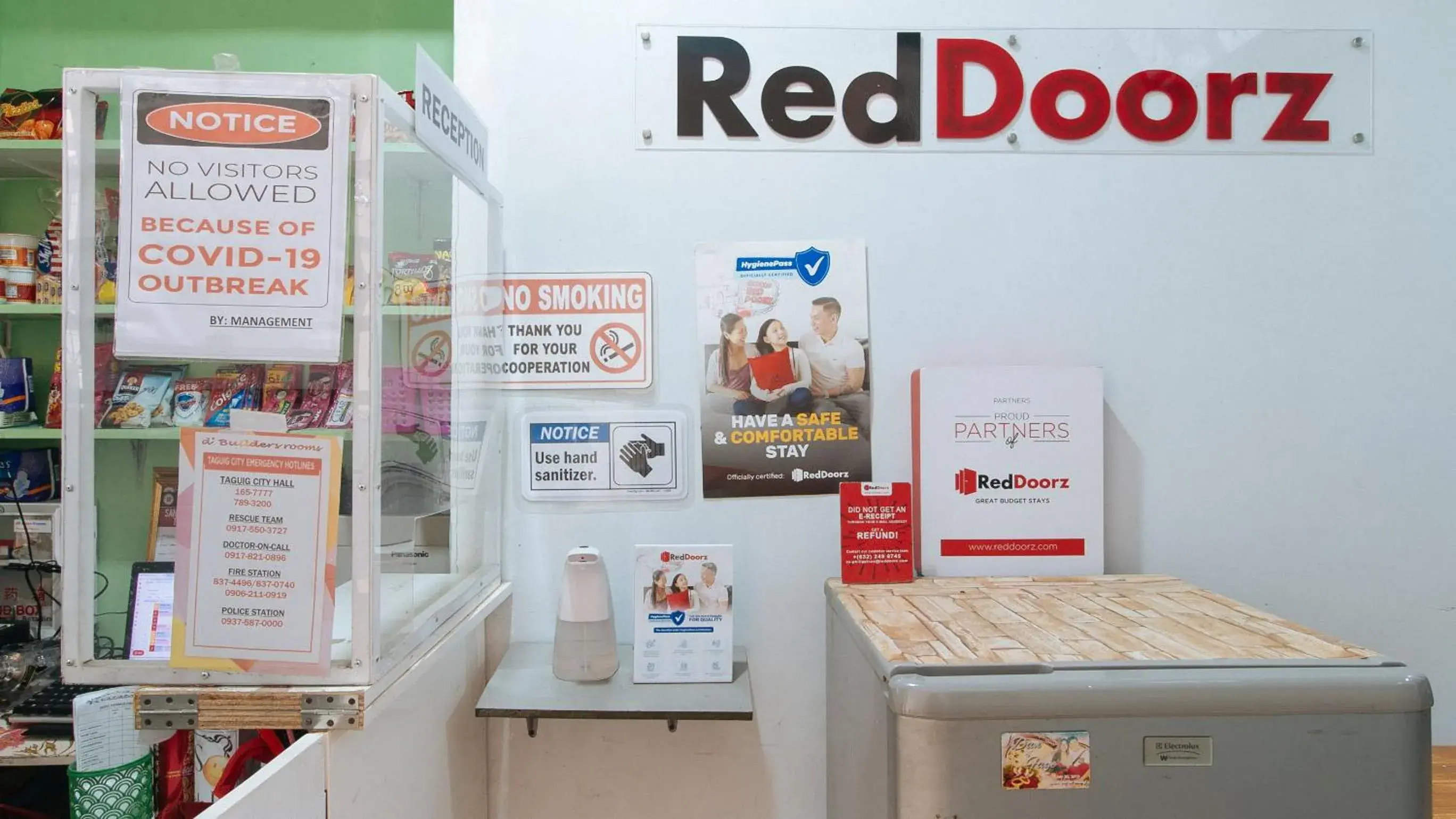 Lobby or reception in RedDoorz at DBuilders Rooms Ph2 Taguig Lobby or reception in RedDoorz at DBuilders Rooms Ph2 Taguig