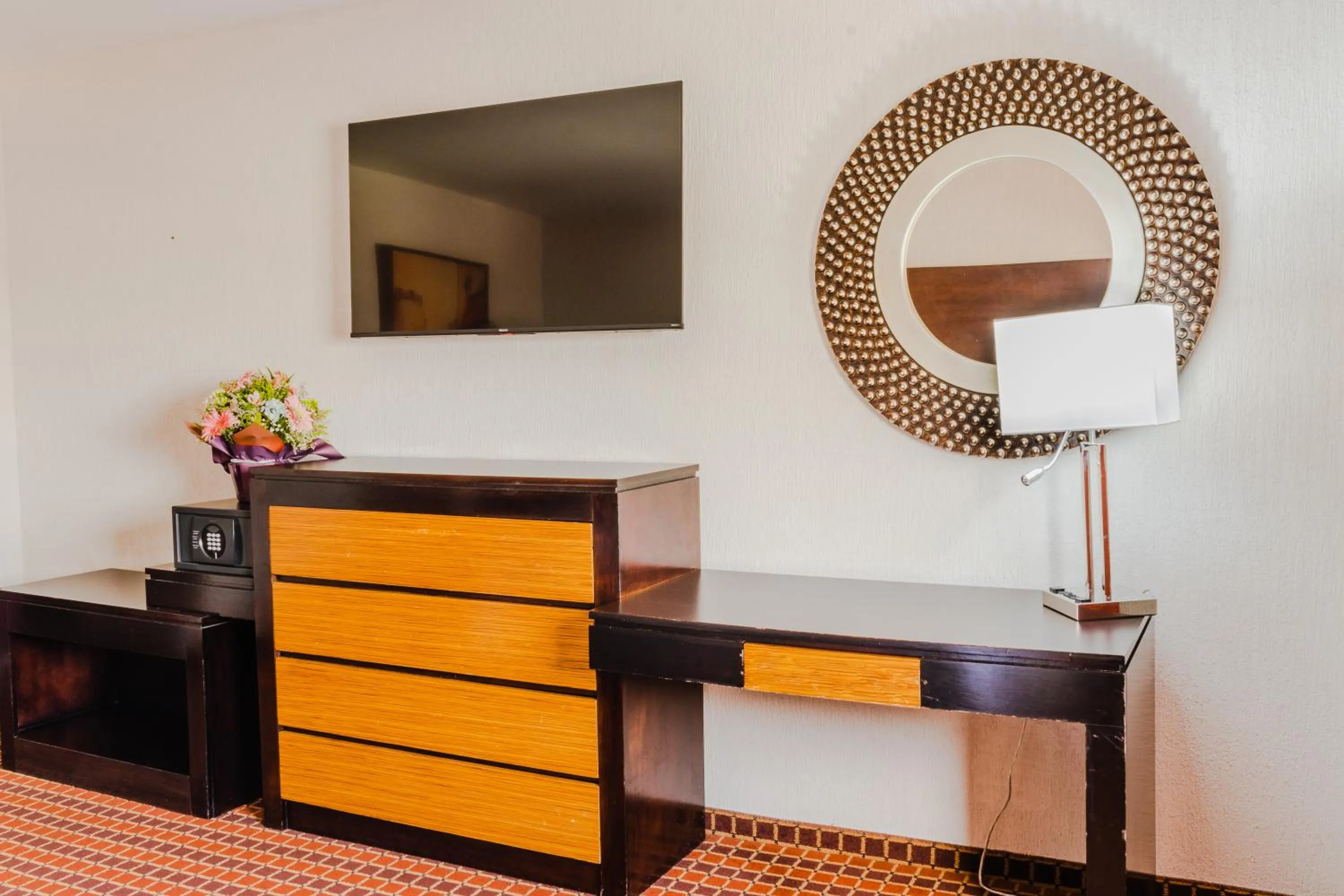 TV and multimedia in Paris FC Hotel