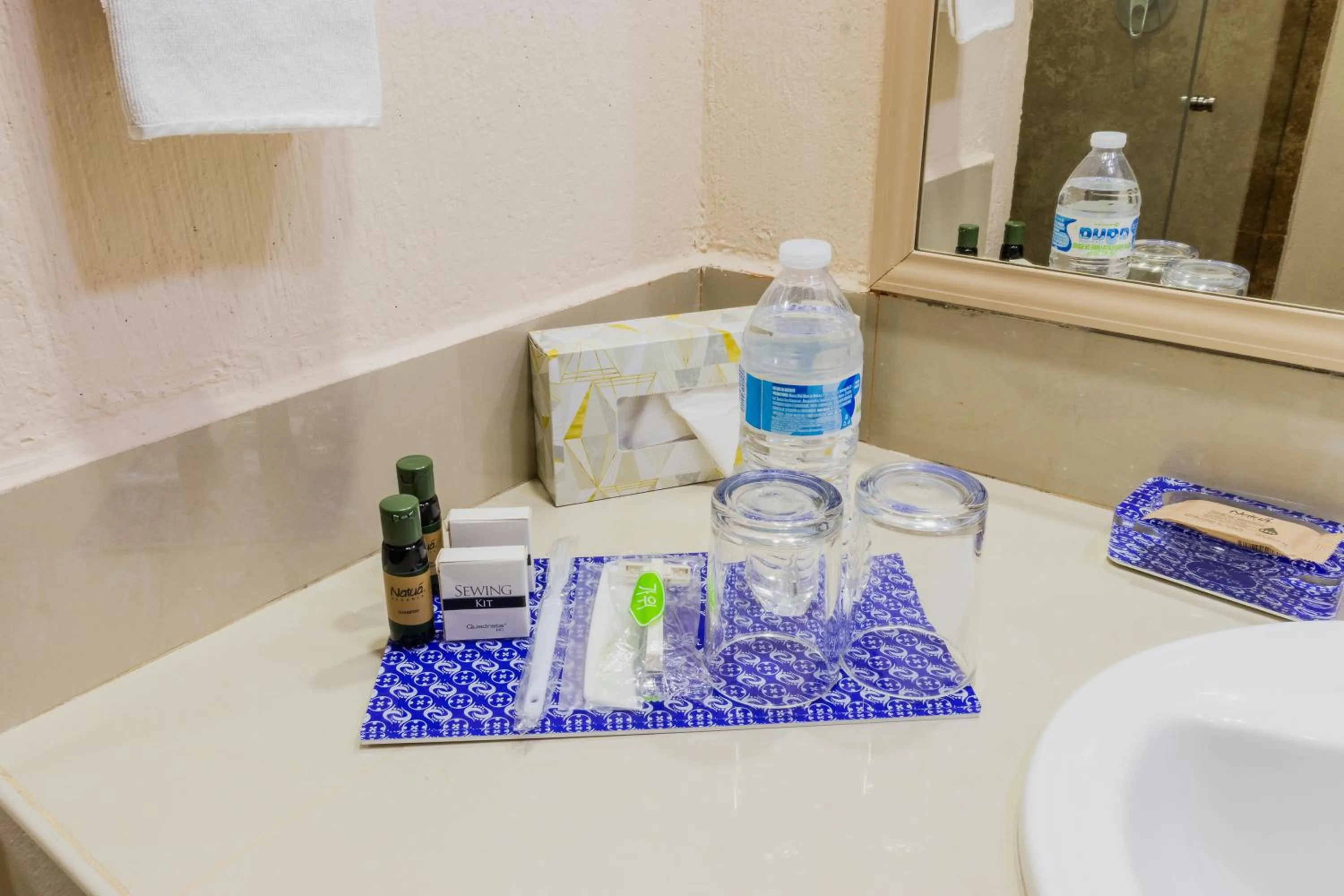 Bathroom in Paris FC Hotel