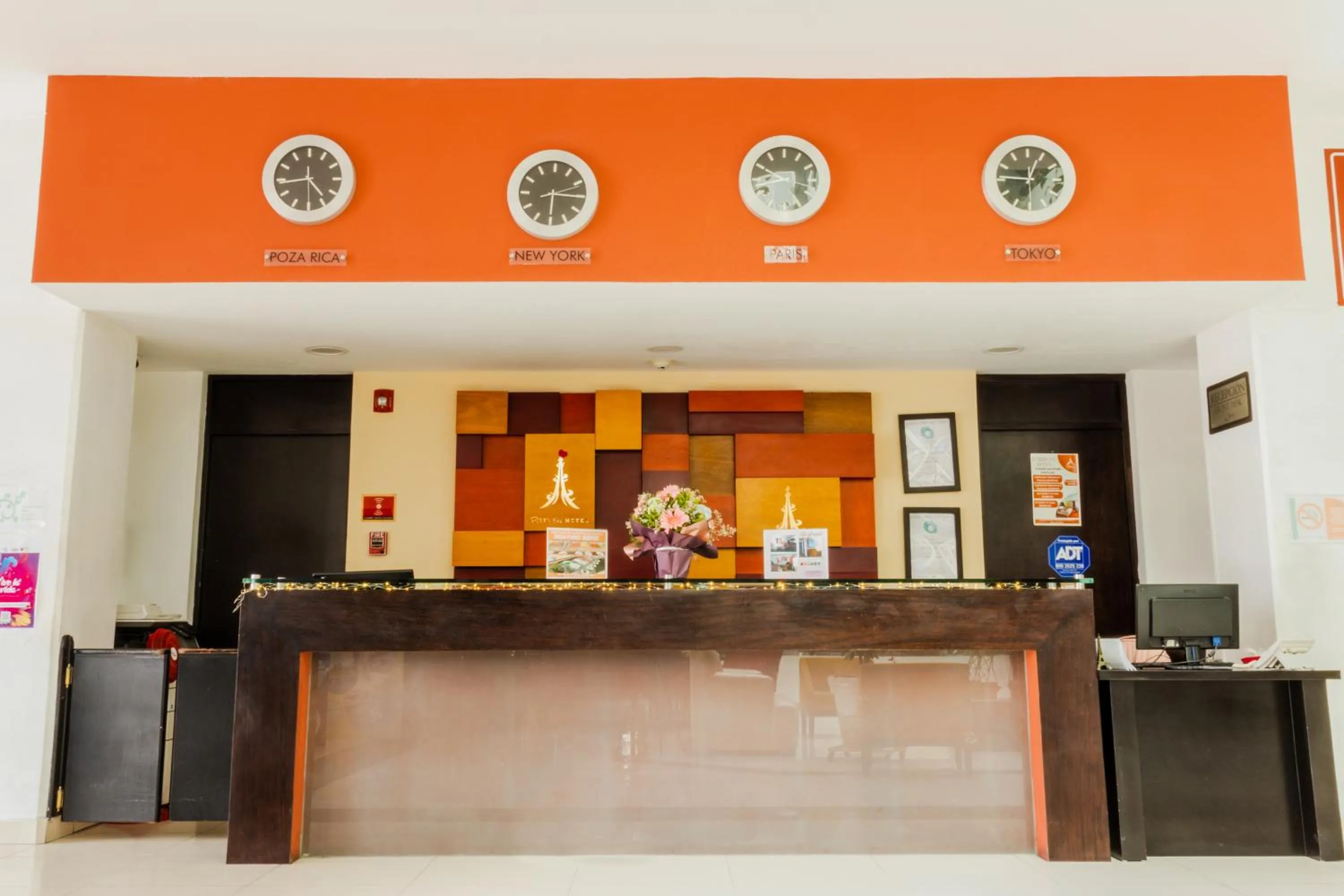 Lobby or reception in Paris FC Hotel