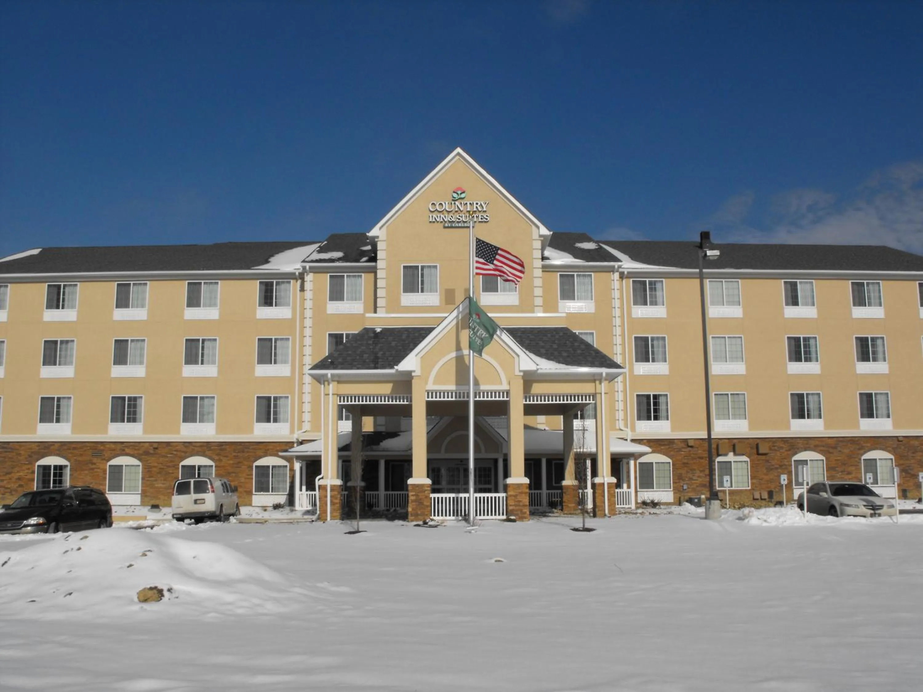 Facade/entrance in Country Inn & Suites by Radisson, Washington at Meadowlands, PA