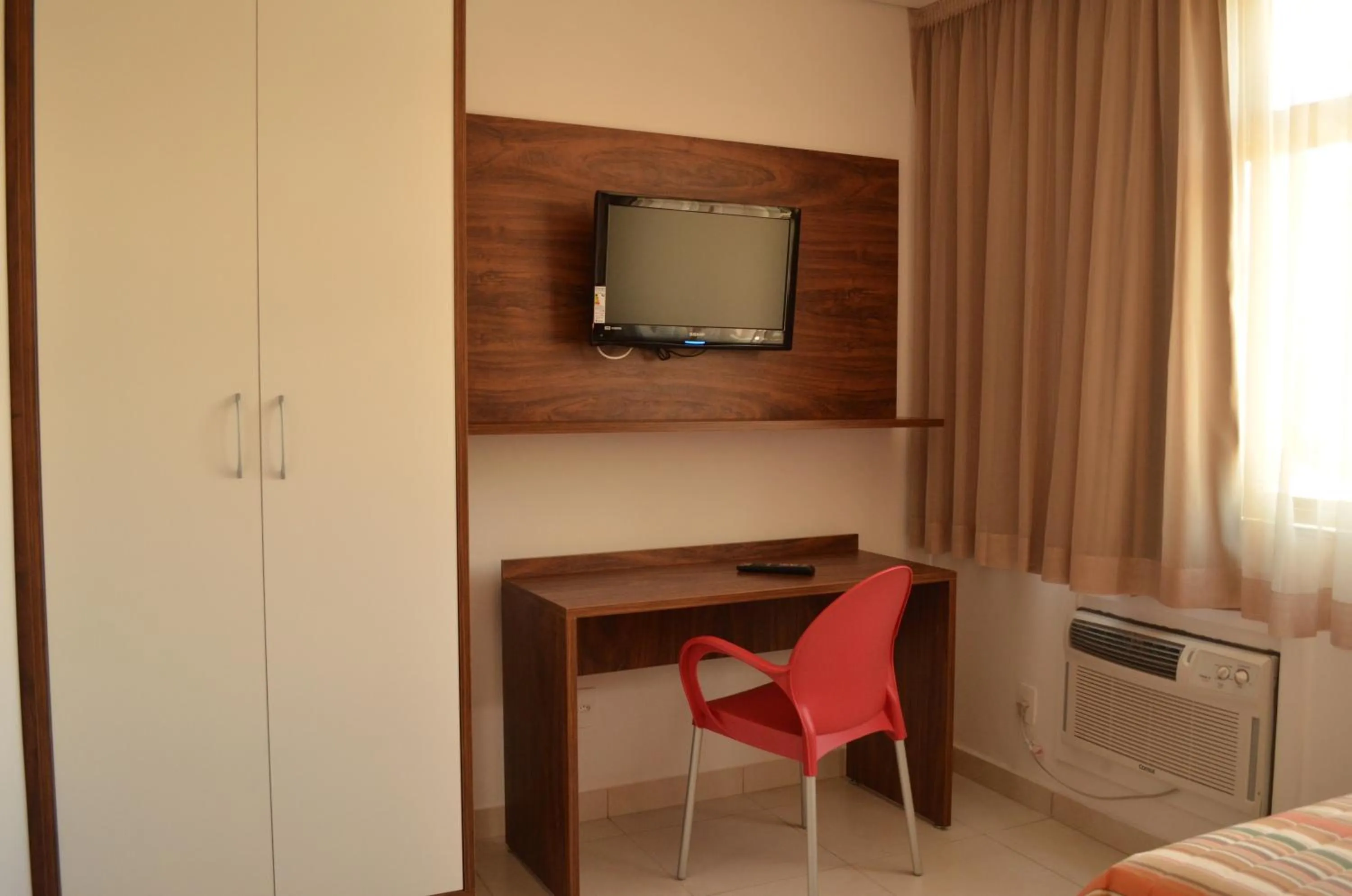 Photo of the whole room in Hotel Flat Itaipava