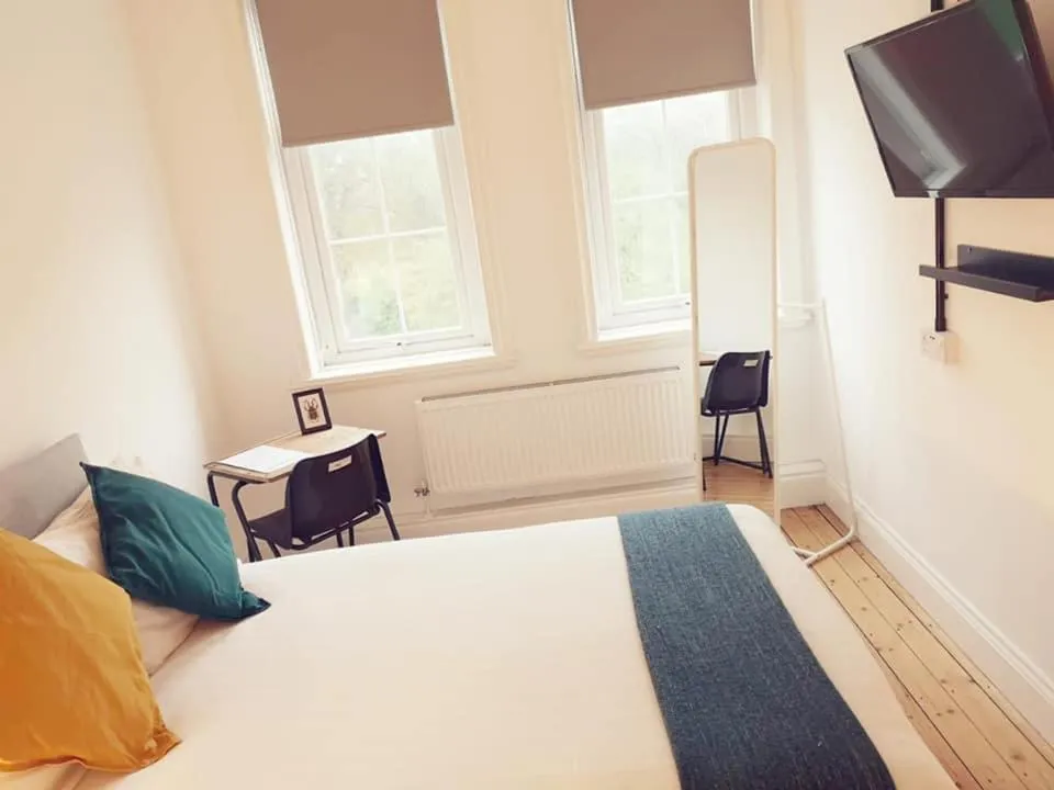 Bed in Endsleigh Park Hotel