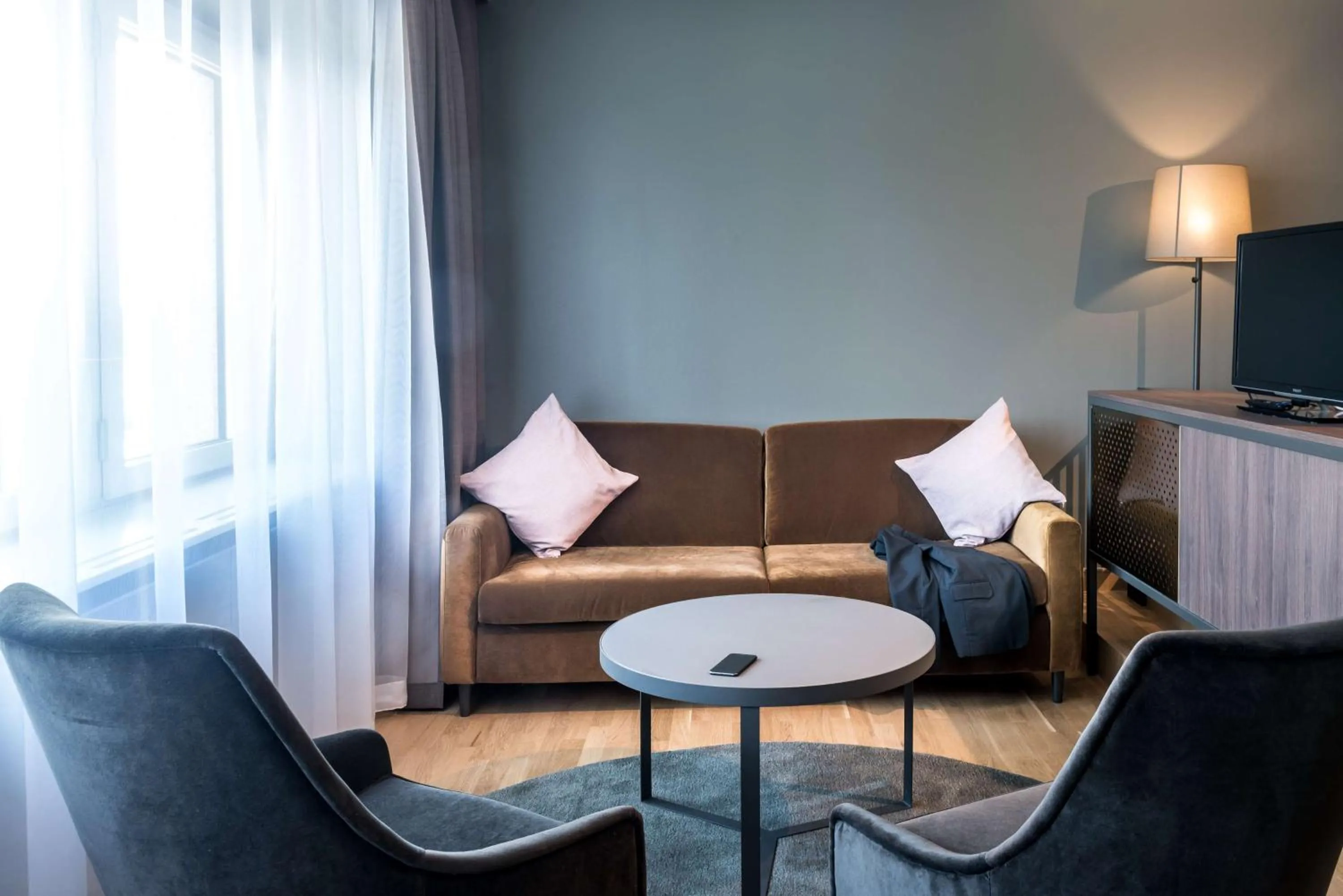 Living room in Scandic Infra City