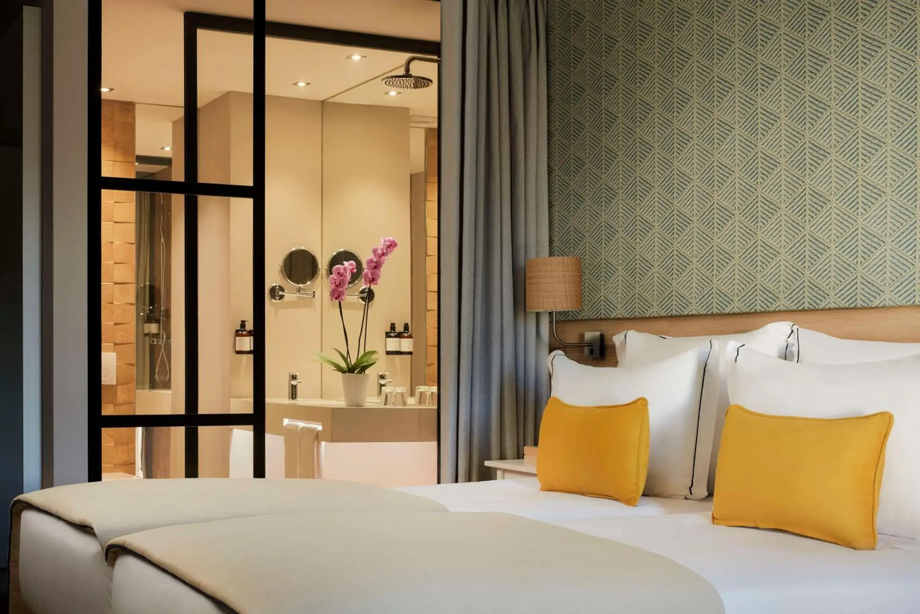 Bedroom, Bed in Tivoli Alvor Algarve - All Inclusive Resort Bedroom, Bed in Tivoli Alvor Algarve - All Inclusive Resort