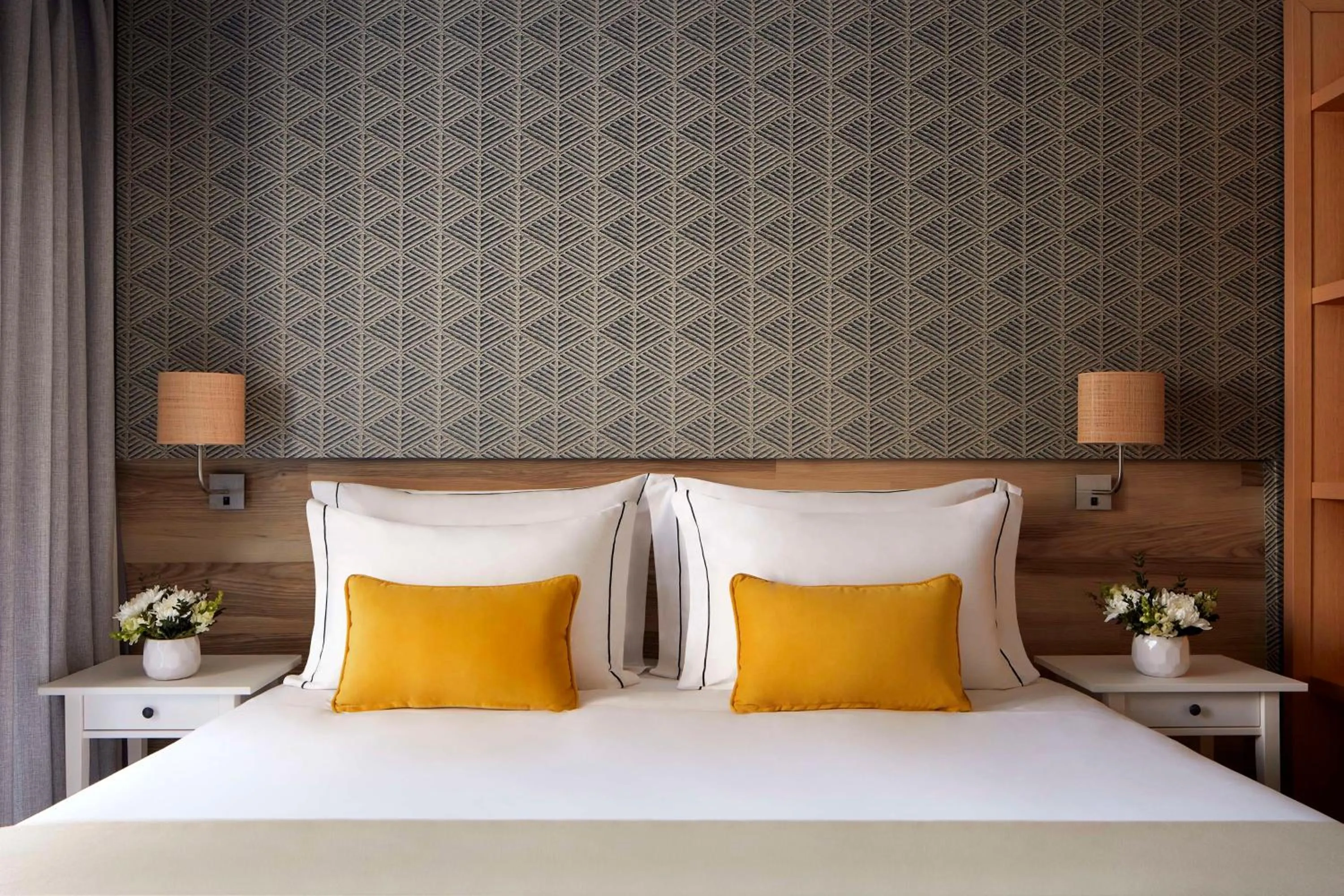 Bedroom, Bed in Tivoli Alvor Algarve - All Inclusive Resort