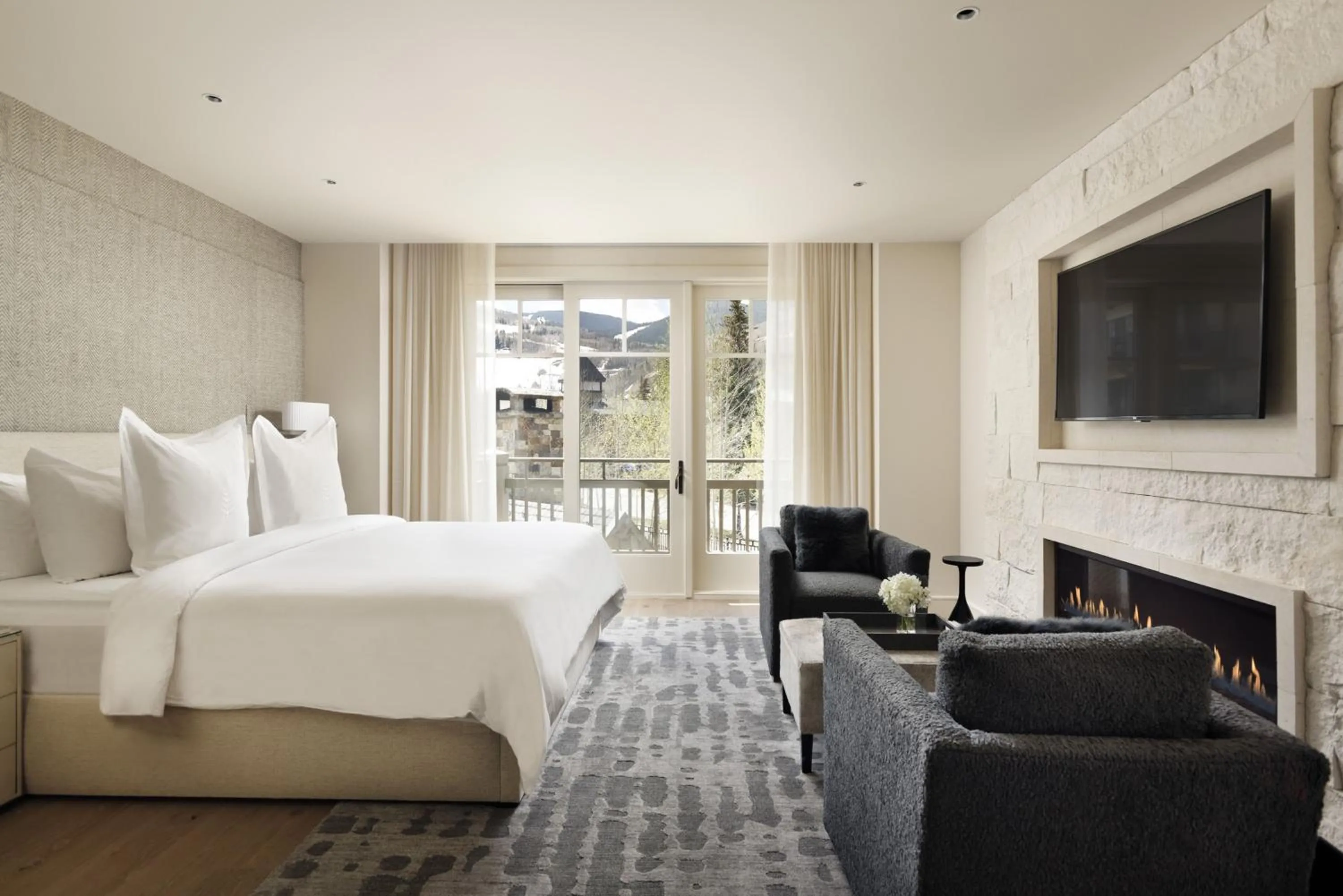 Bed in Four Seasons Resort Vail