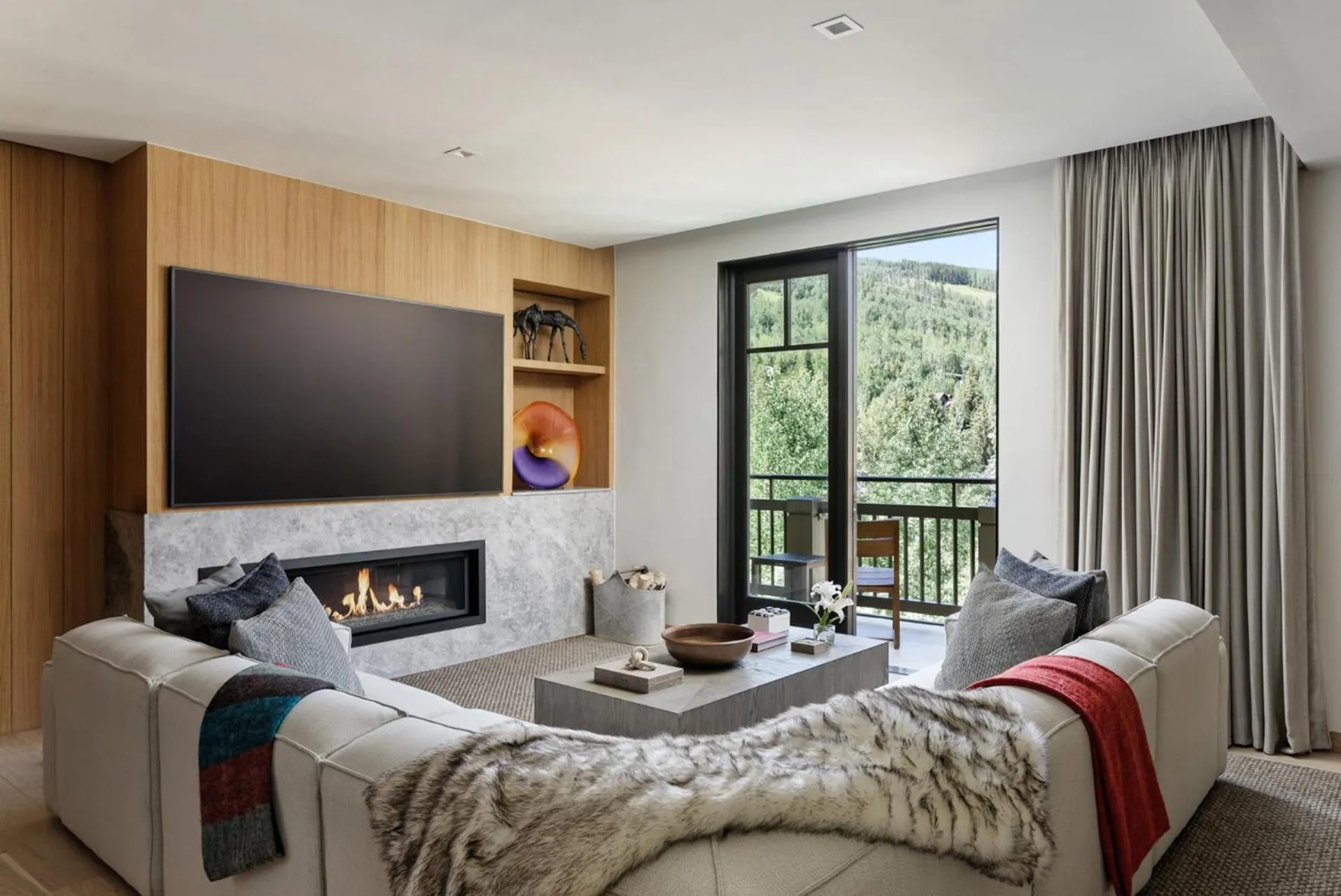 Bed in Four Seasons Resort Vail