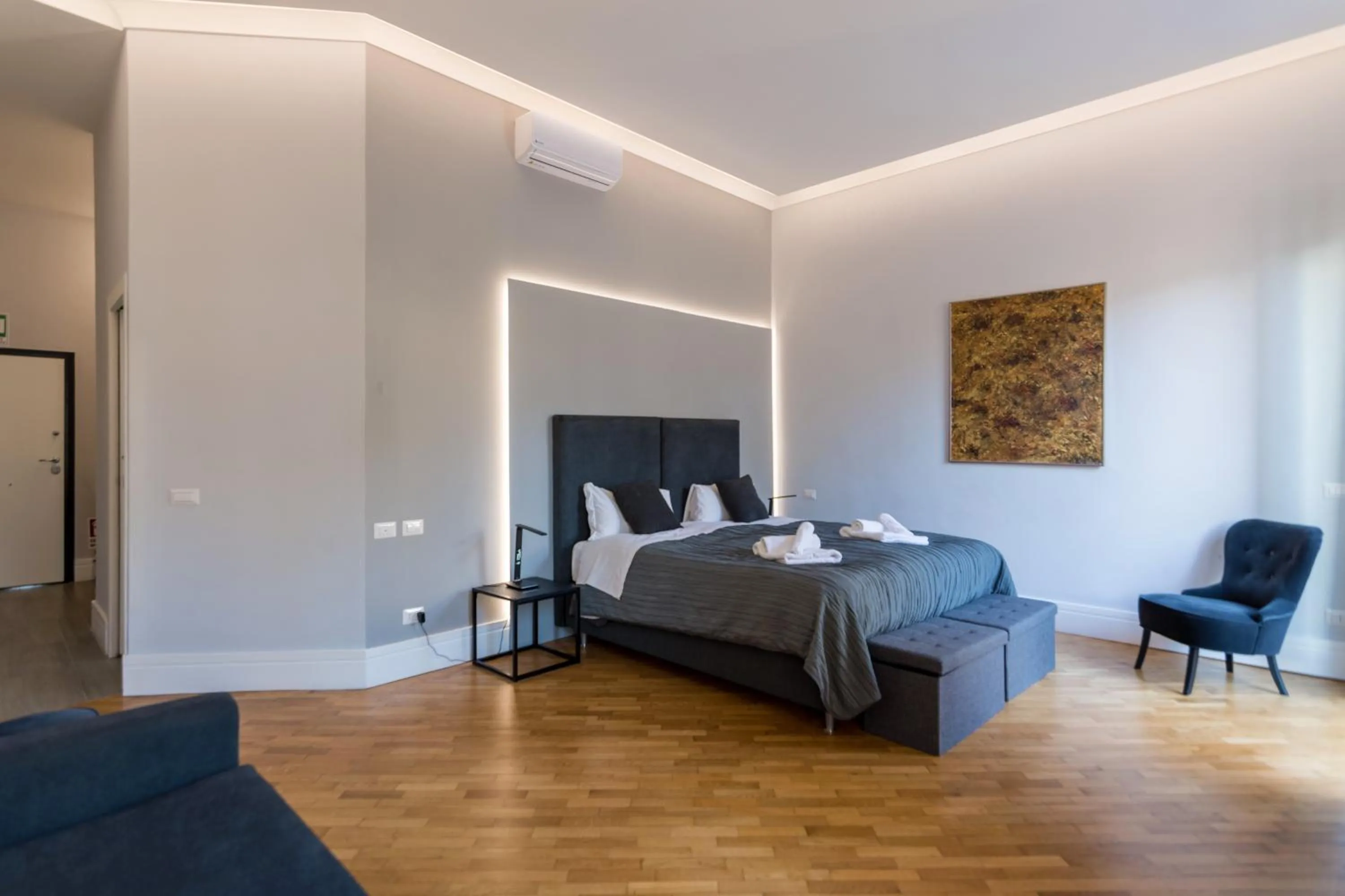 Bedroom, Bed in President Gardens