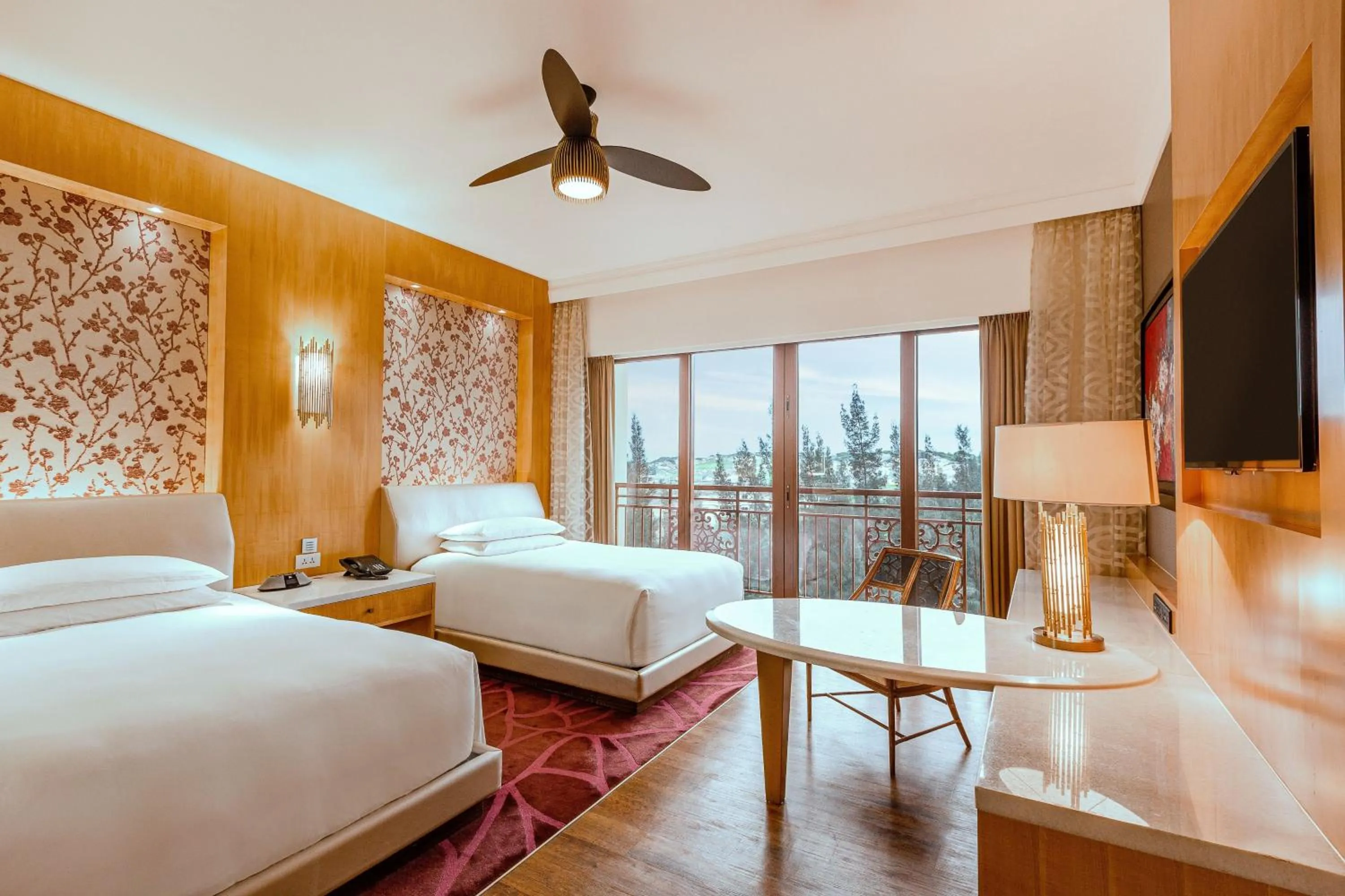 Photo of the whole room, Bed in InterContinental Grand Ho Tram