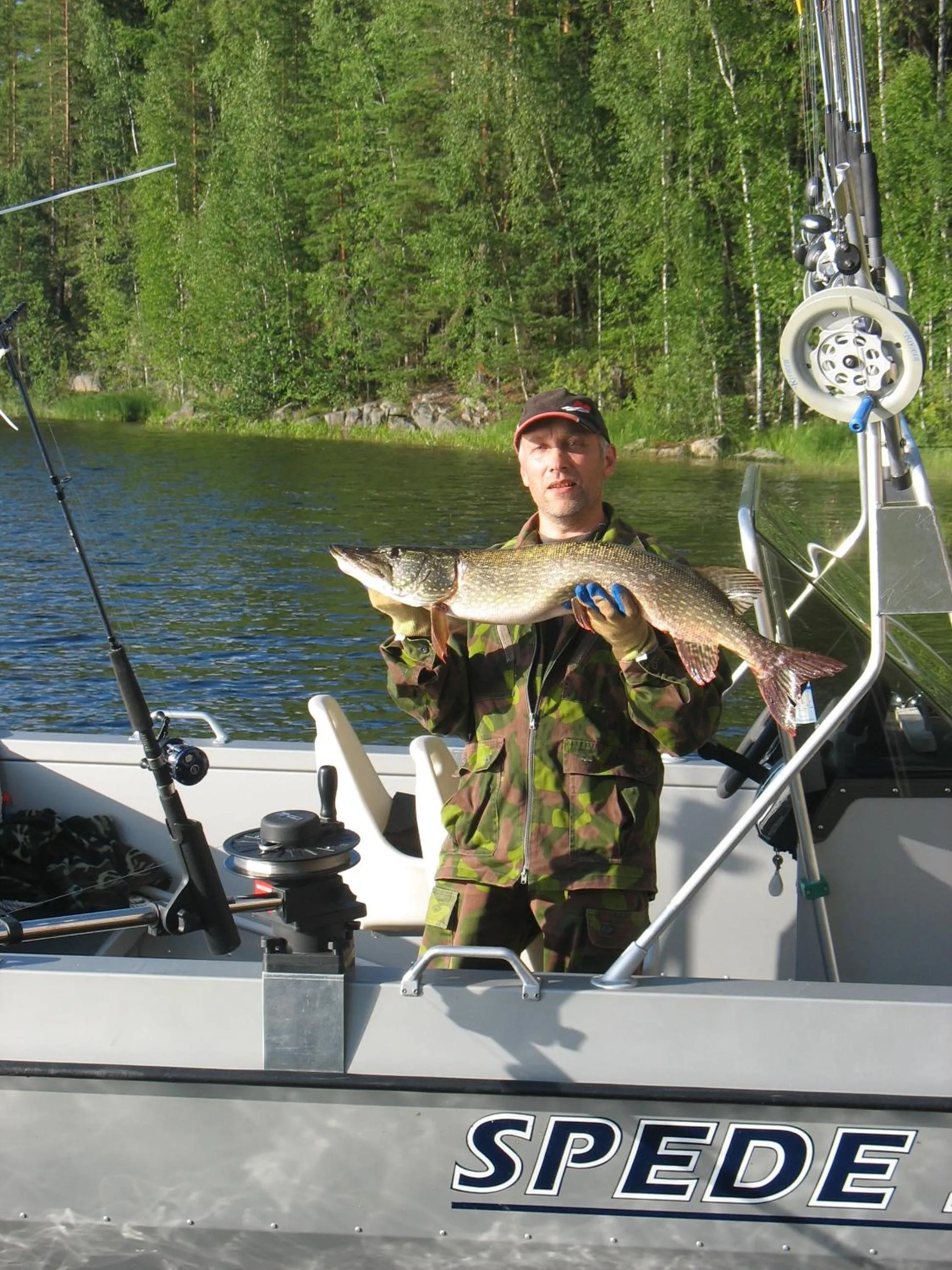 Fishing in Yli-Kaitala Holiday Resort Tuuliviiri