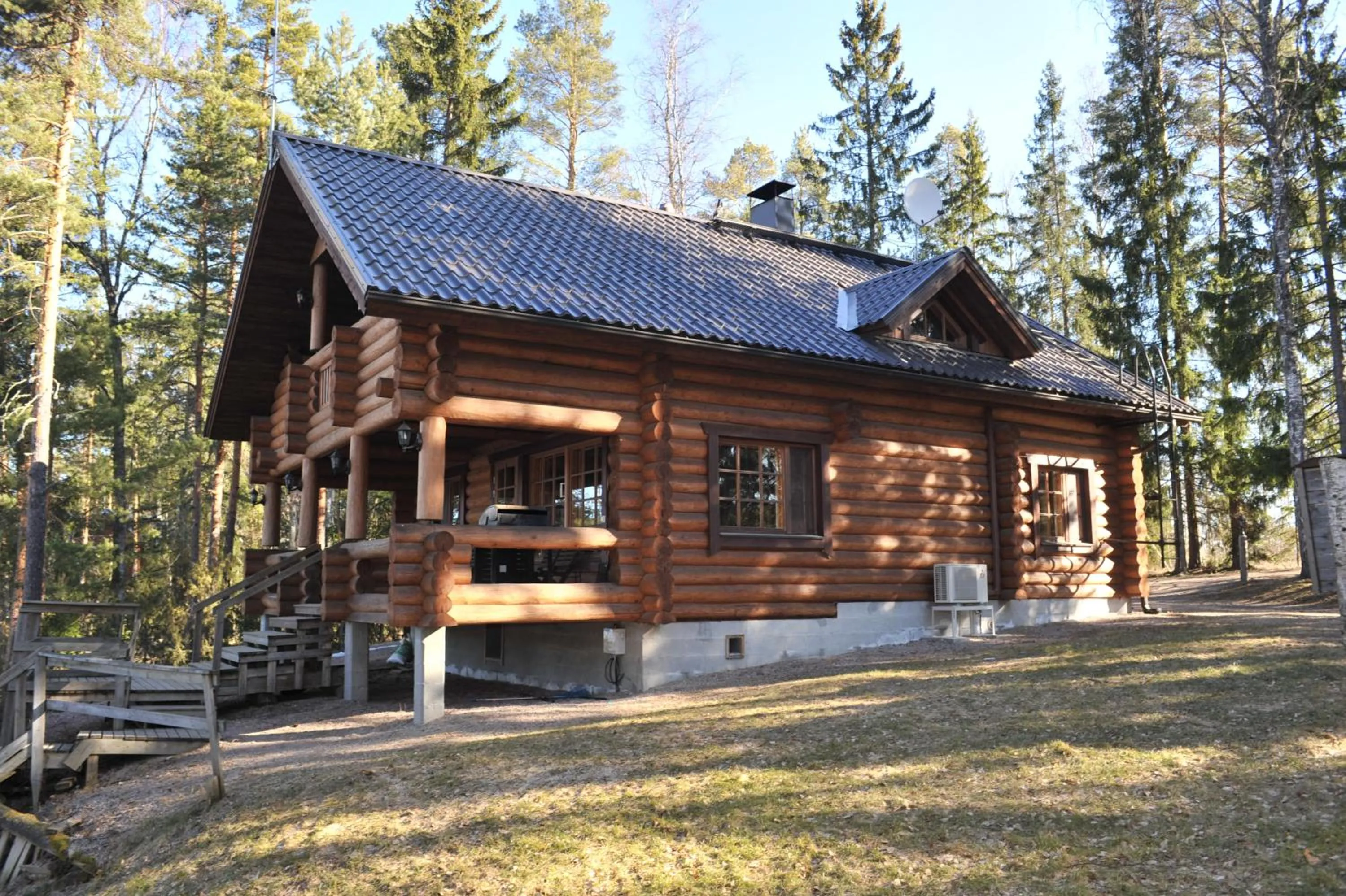 Decorative detail in Yli-Kaitala Holiday Resort Tuuliviiri