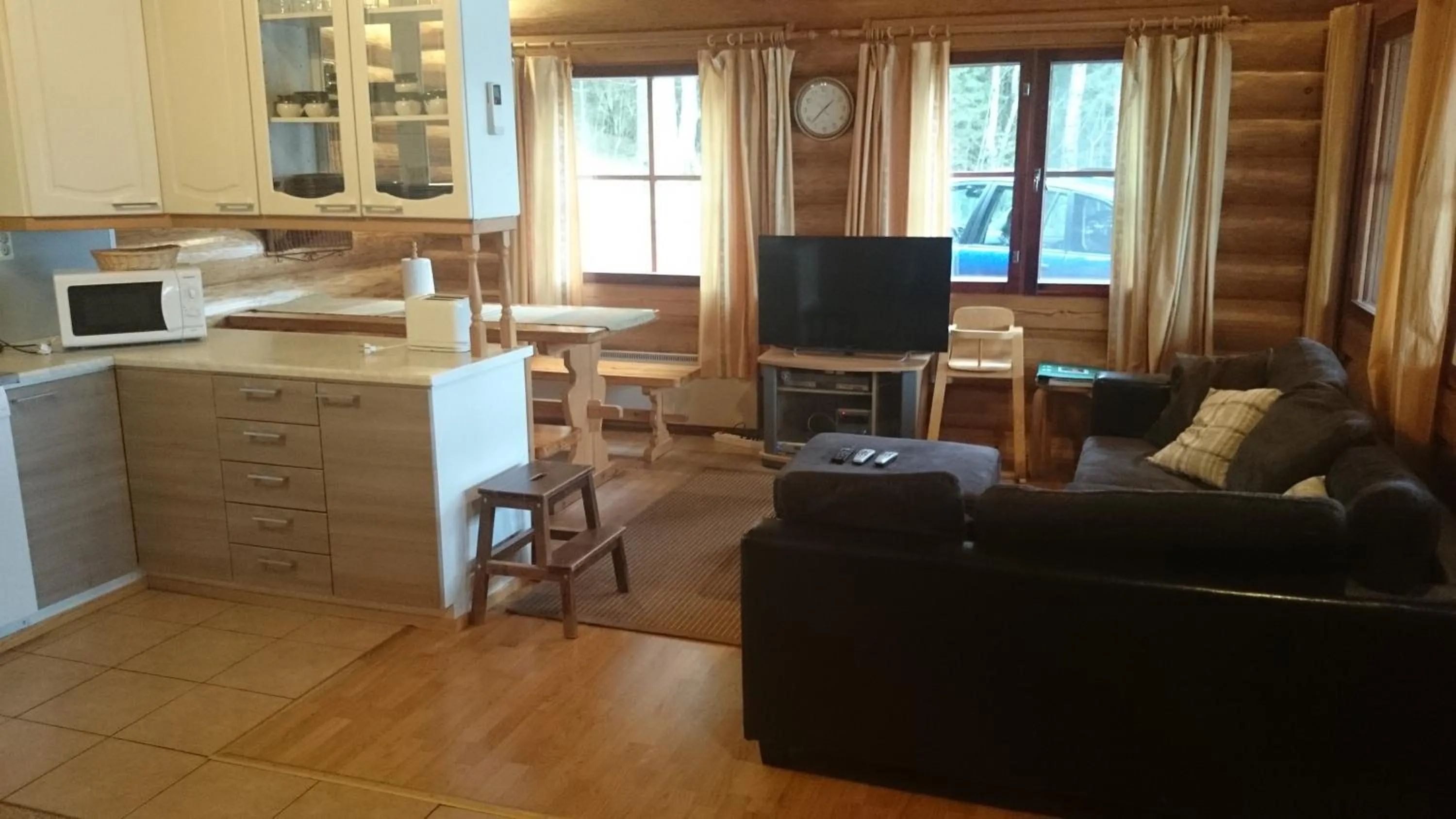 Photo of the whole room in Yli-Kaitala Holiday Resort Tuuliviiri