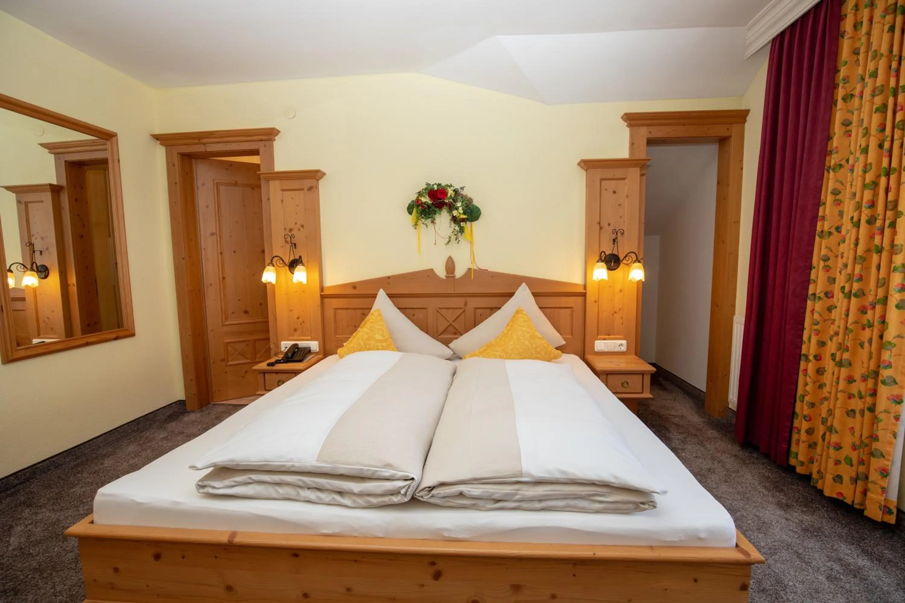 Bed in Alpenresidenz Trisanna