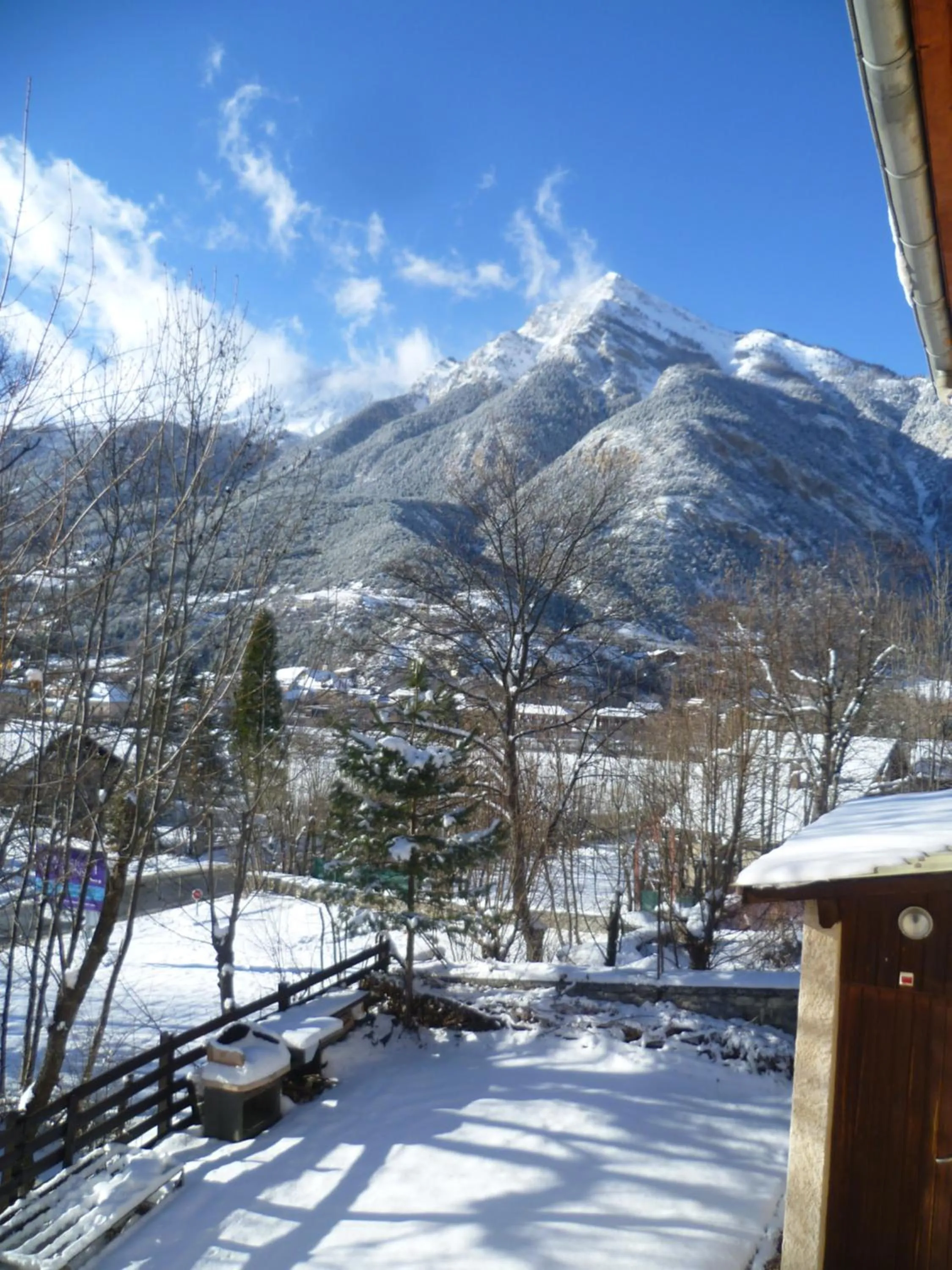 Mountain view in Maison familiale des Gueyniers