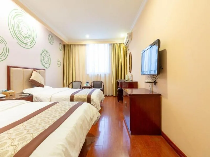 Bed in GreenTree Inn Jiangsu ZhenJiang Jurong New Bus Station Express Hotel