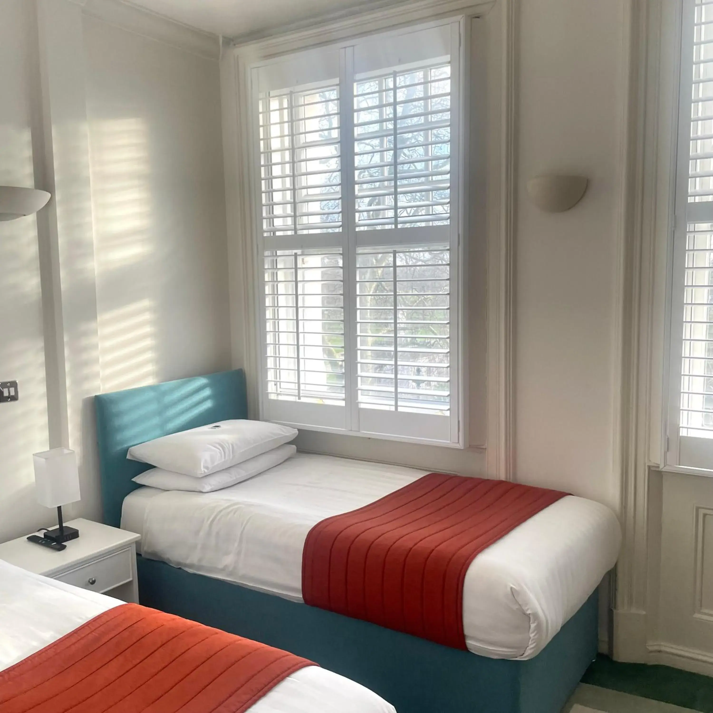 Twin Room with Shower in Hotel 63 Twin Room with Shower in Hotel 63