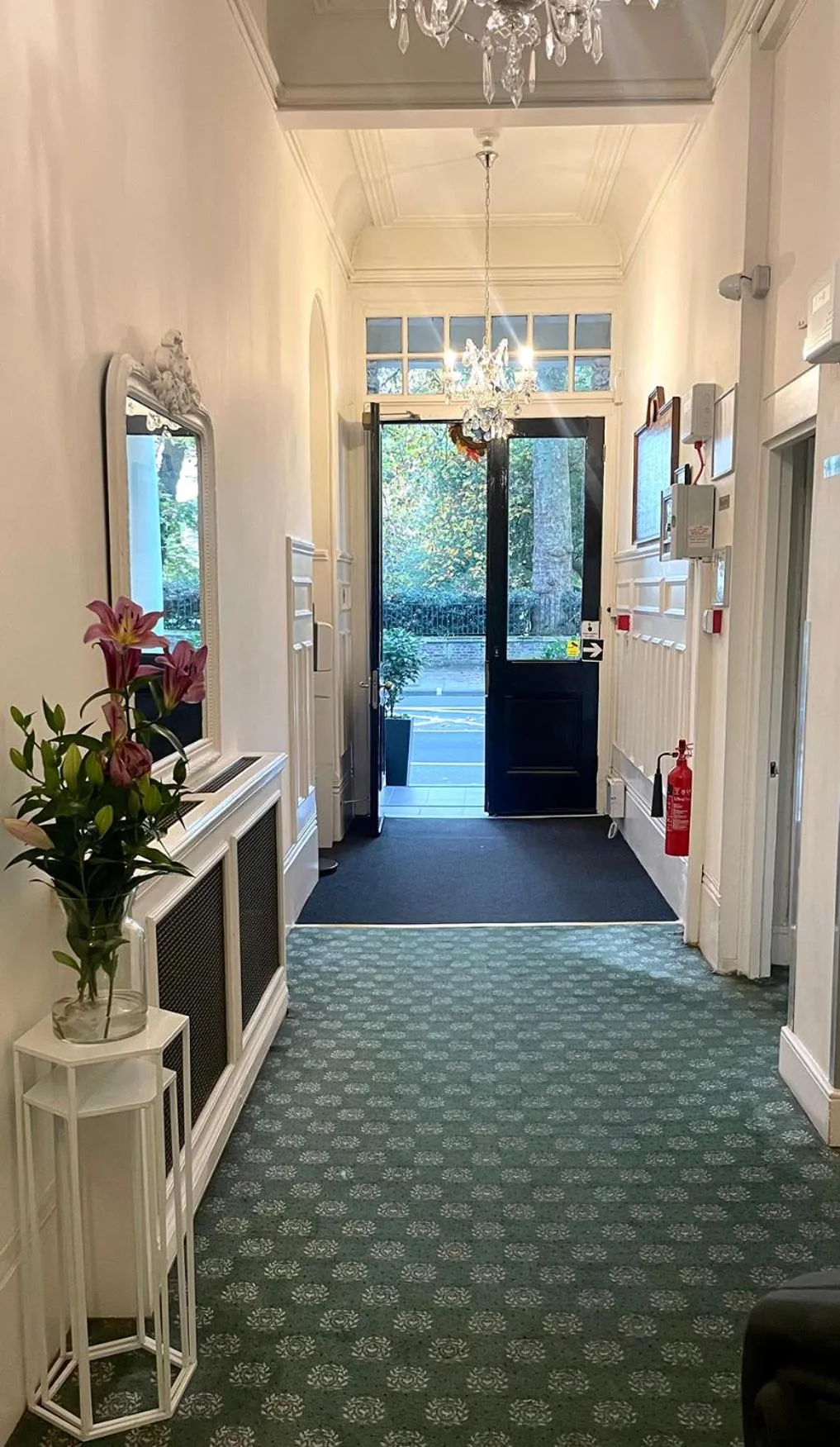 Facade/entrance in Hotel 63