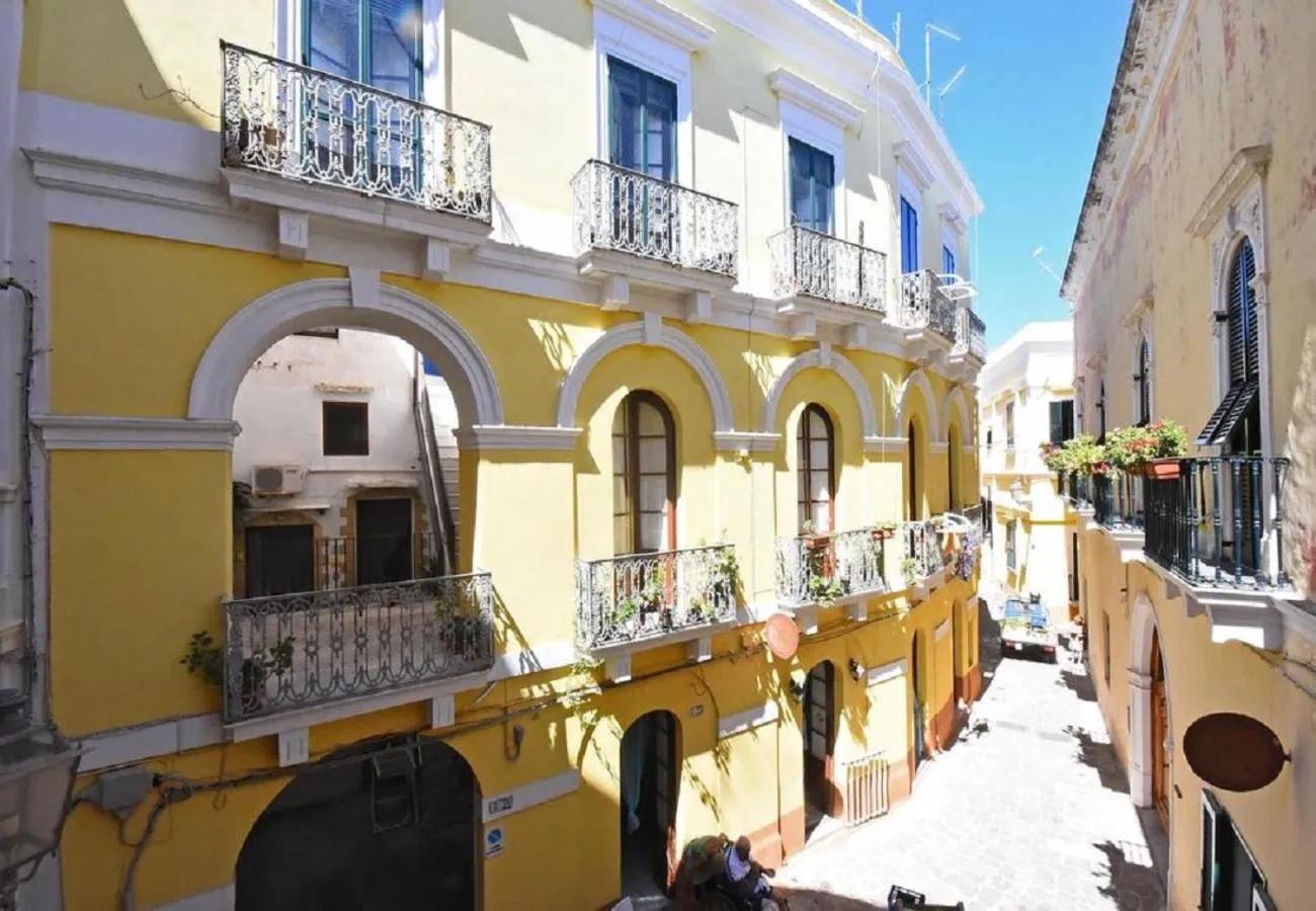 Property building in B&B Laura - Luxury Rooms