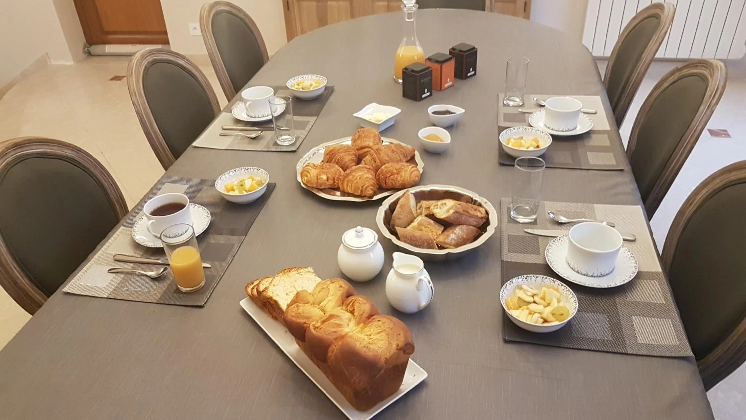 Continental breakfast in Le Clos Magedon