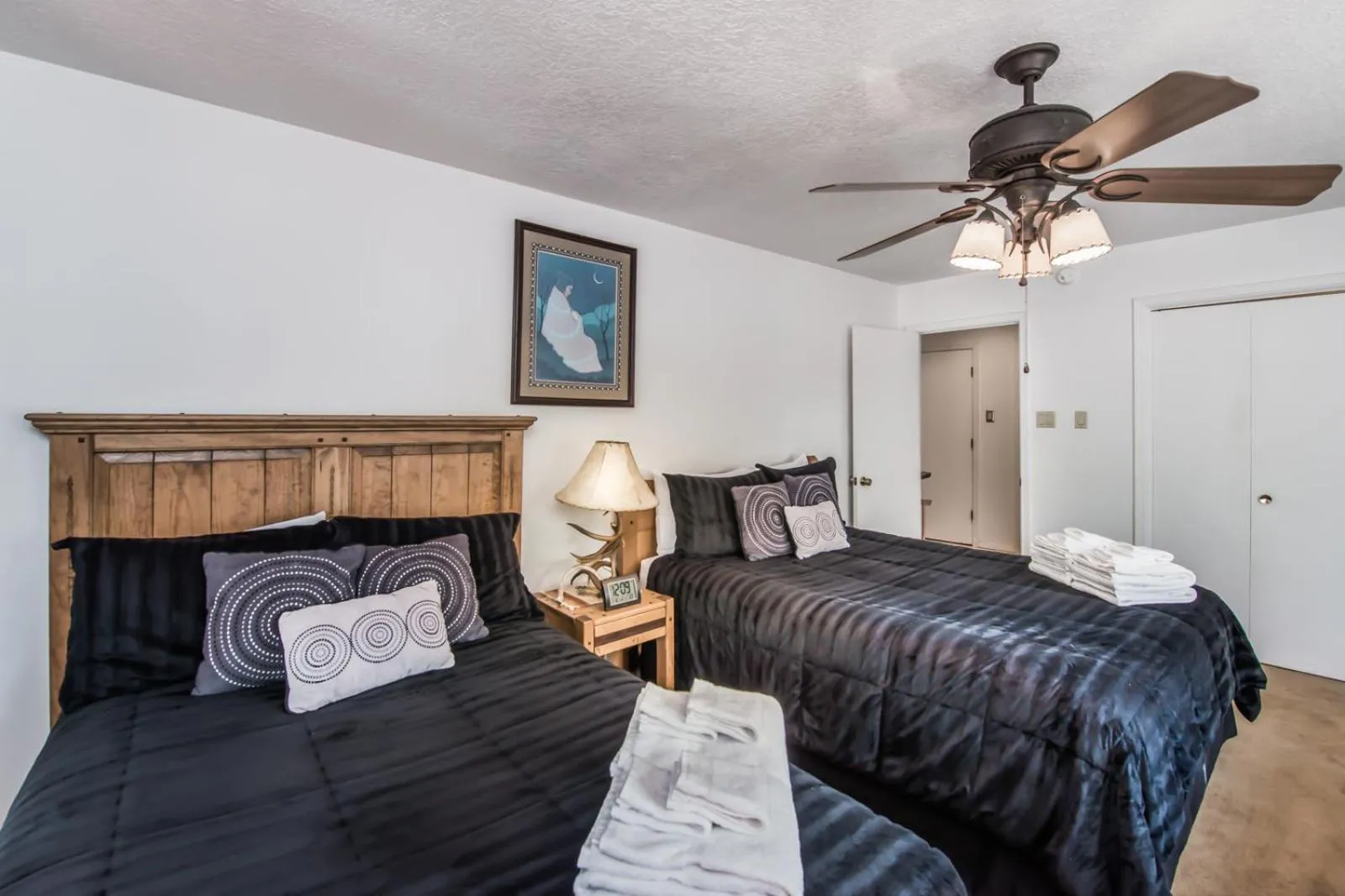 Bedroom, Bed in DreamCatcher