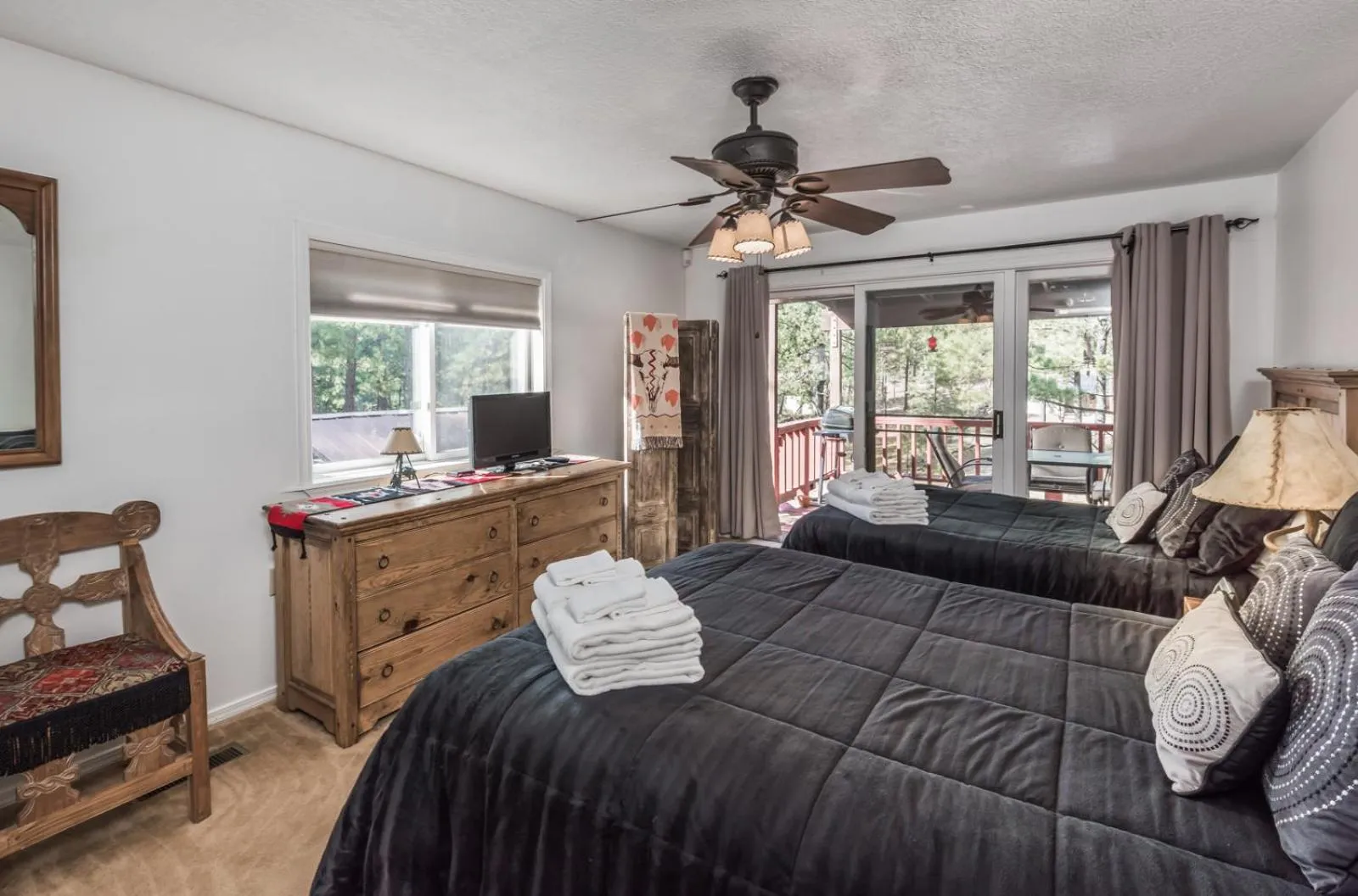 Bedroom, Bed in DreamCatcher