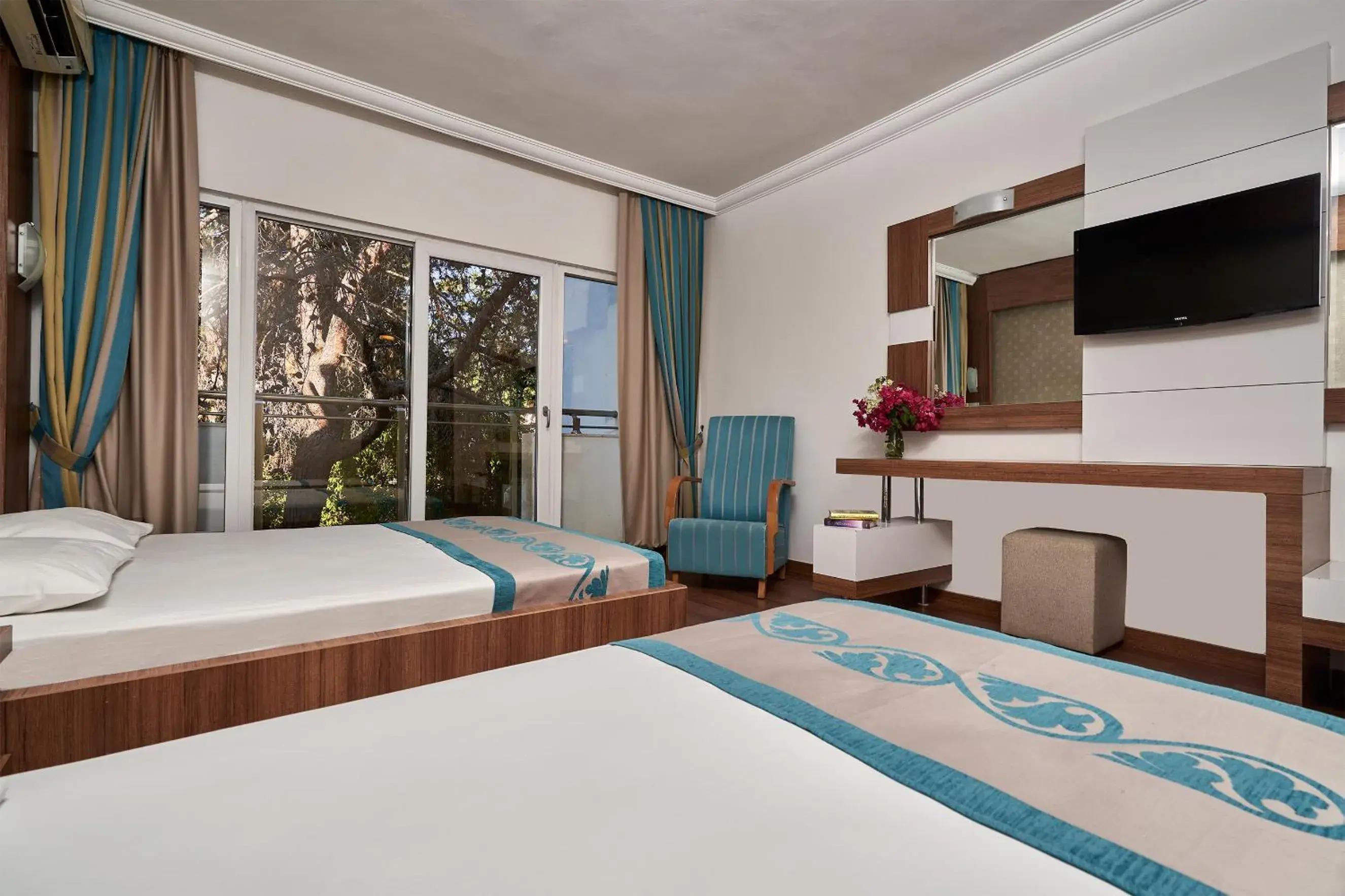 Bedroom in Maya Golf Hotel