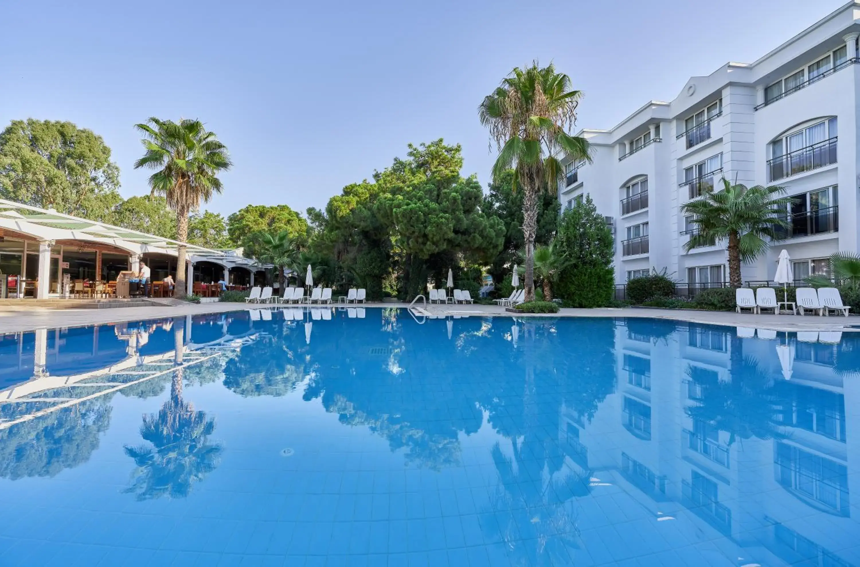 Swimming Pool in Maya Golf Hotel