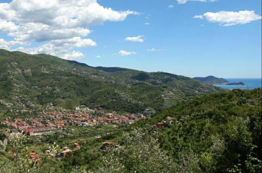 Hiking in The italian riviera
