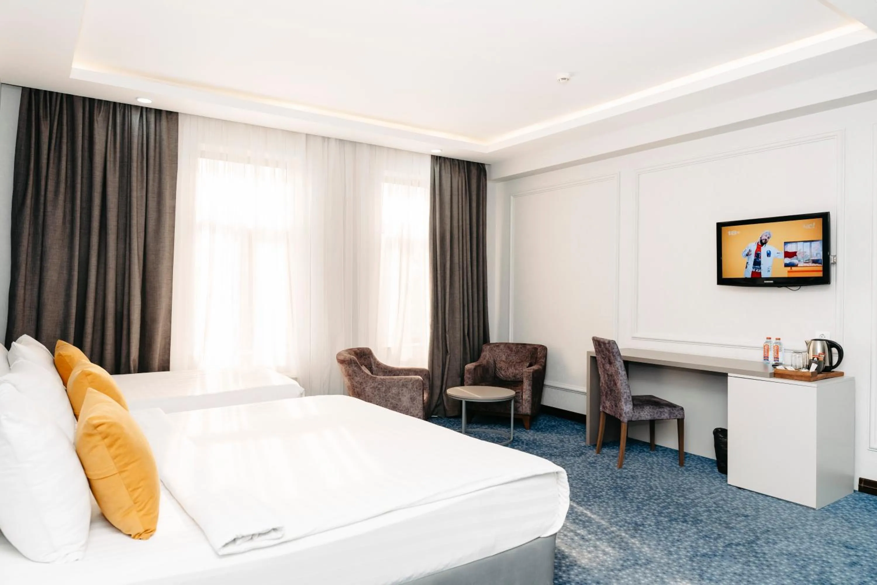 Property building, Bed in Grand Hotel Baku Central Park