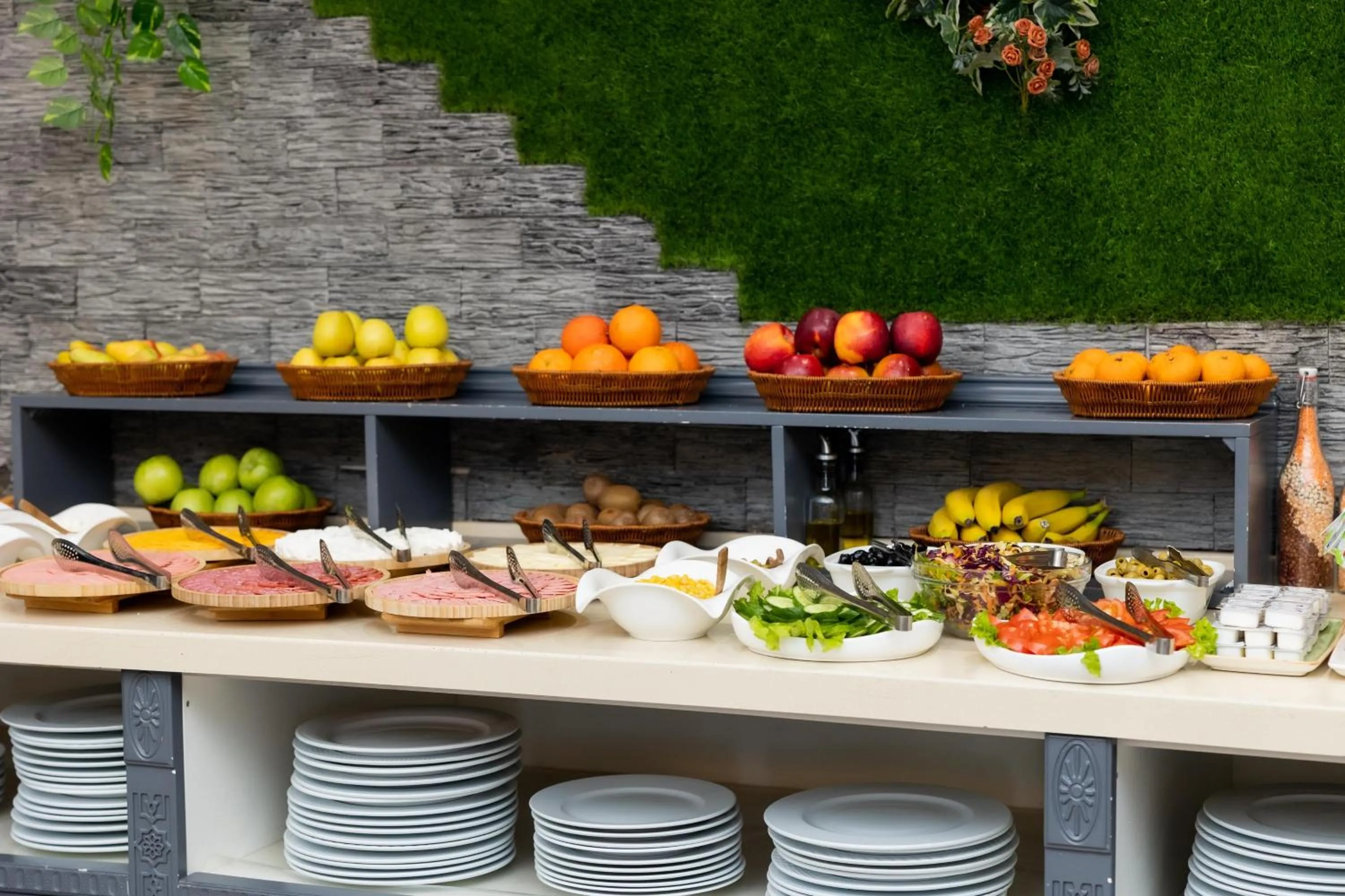 Breakfast in Grand Hotel Baku Central Park