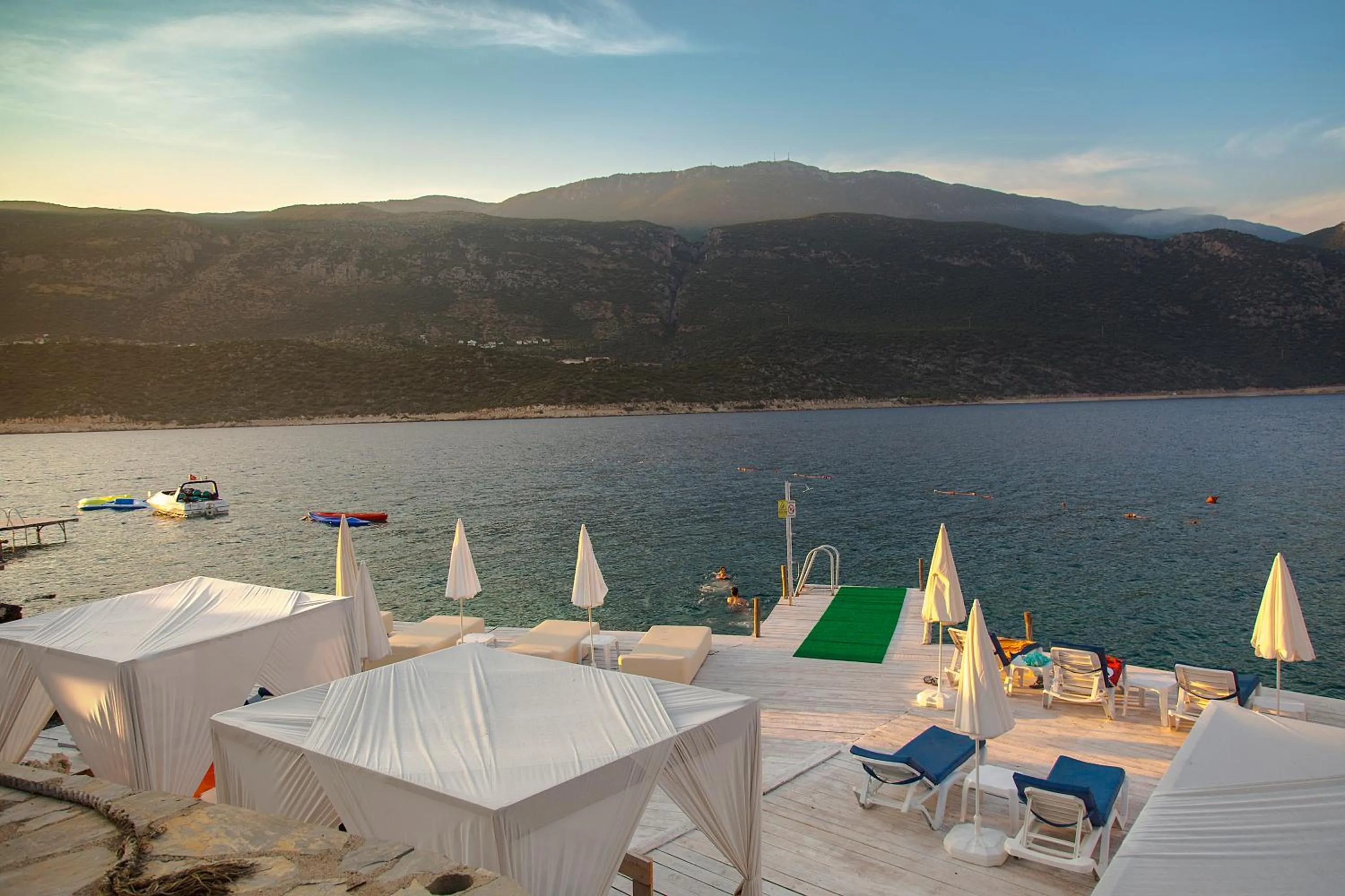 River view, Restaurant/Places to Eat in Club Antiphellos