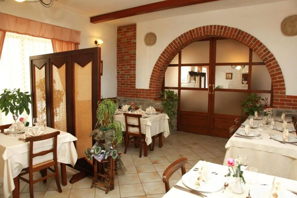 Restaurant/places to eat in Ristorante Albergo 'l Bunet