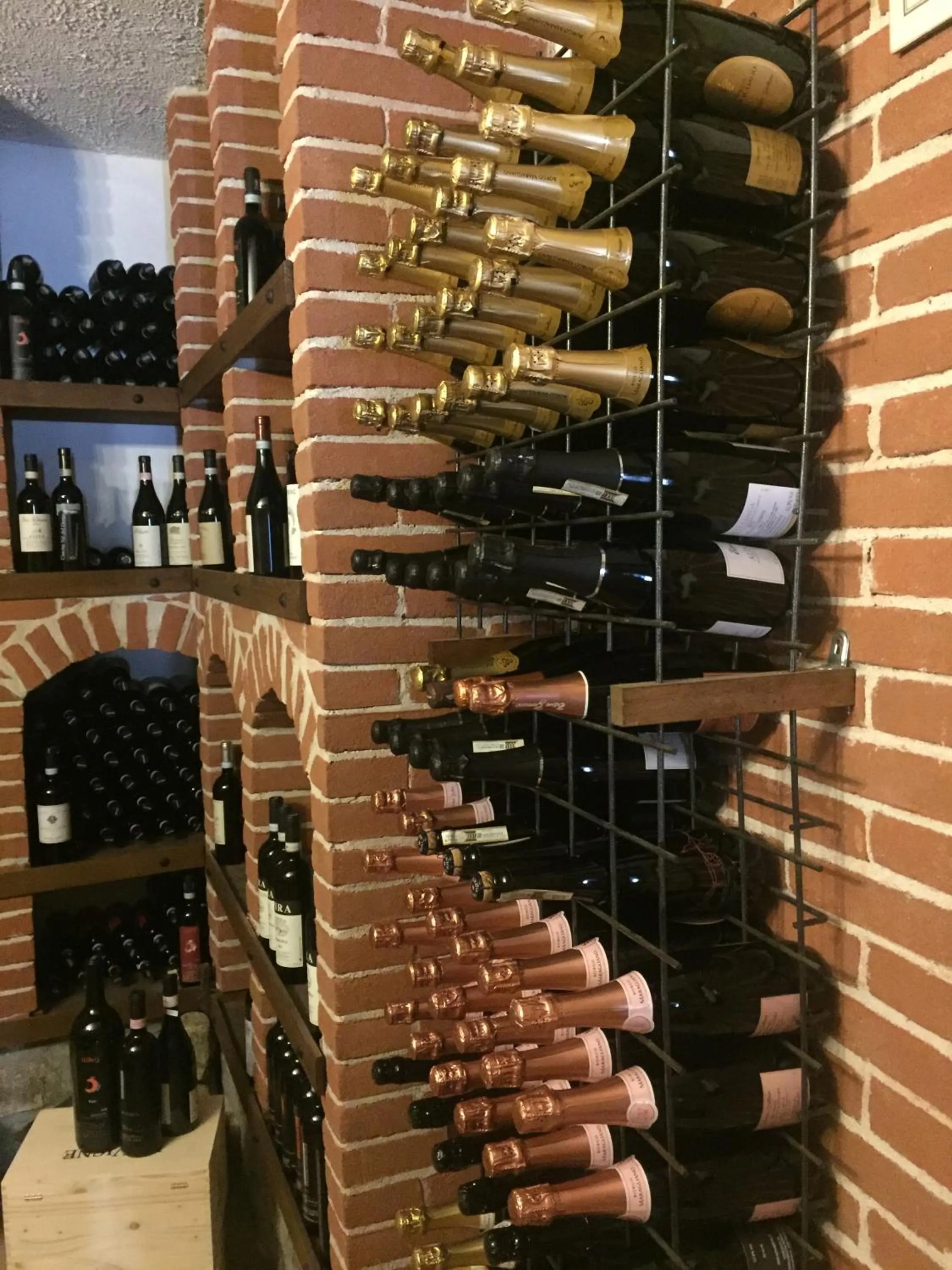 Alcoholic drinks in Ristorante Albergo 'l Bunet
