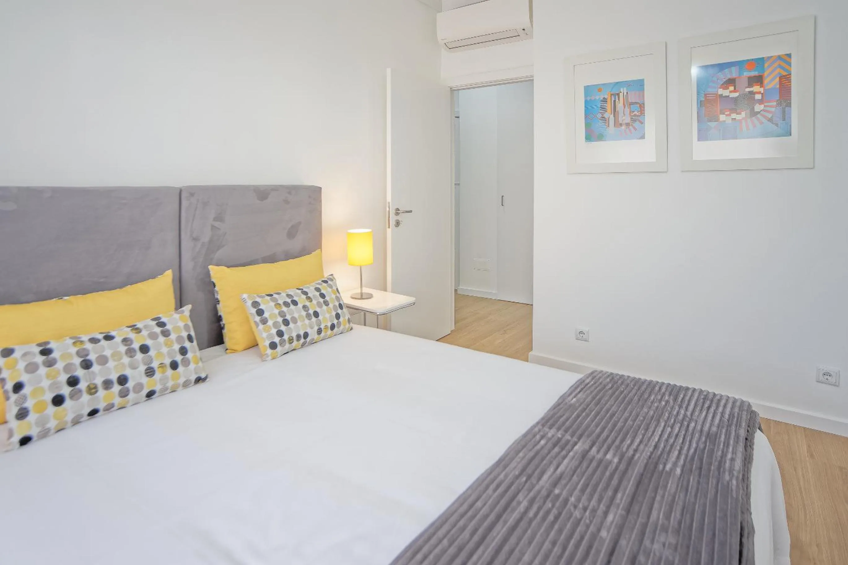 Bed in Luxury Anibal Cunha Apartments