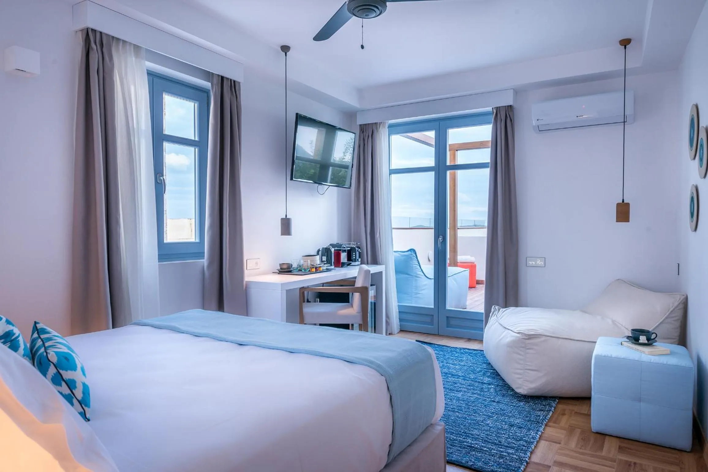 Bed in Shapes Luxury Suites